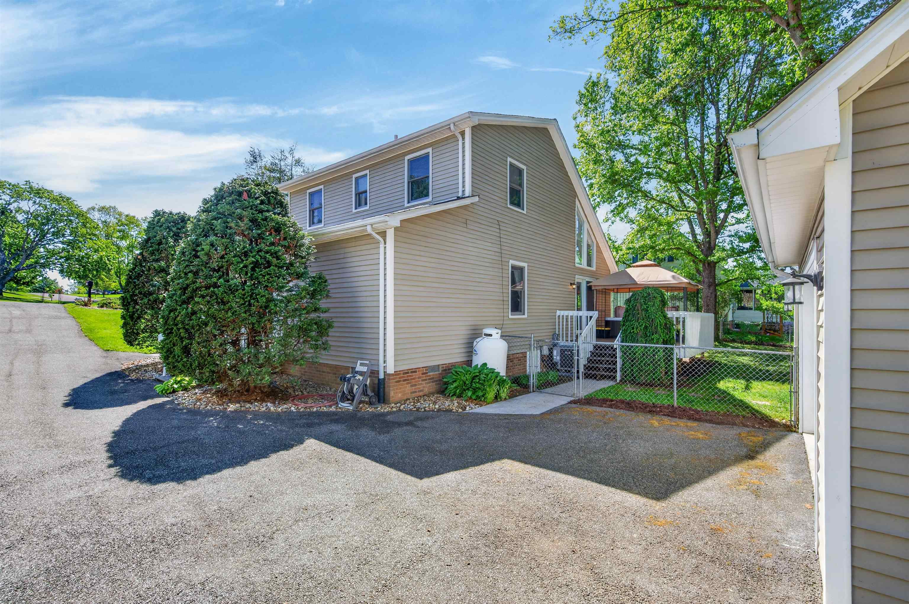 1359 Sandy Circle