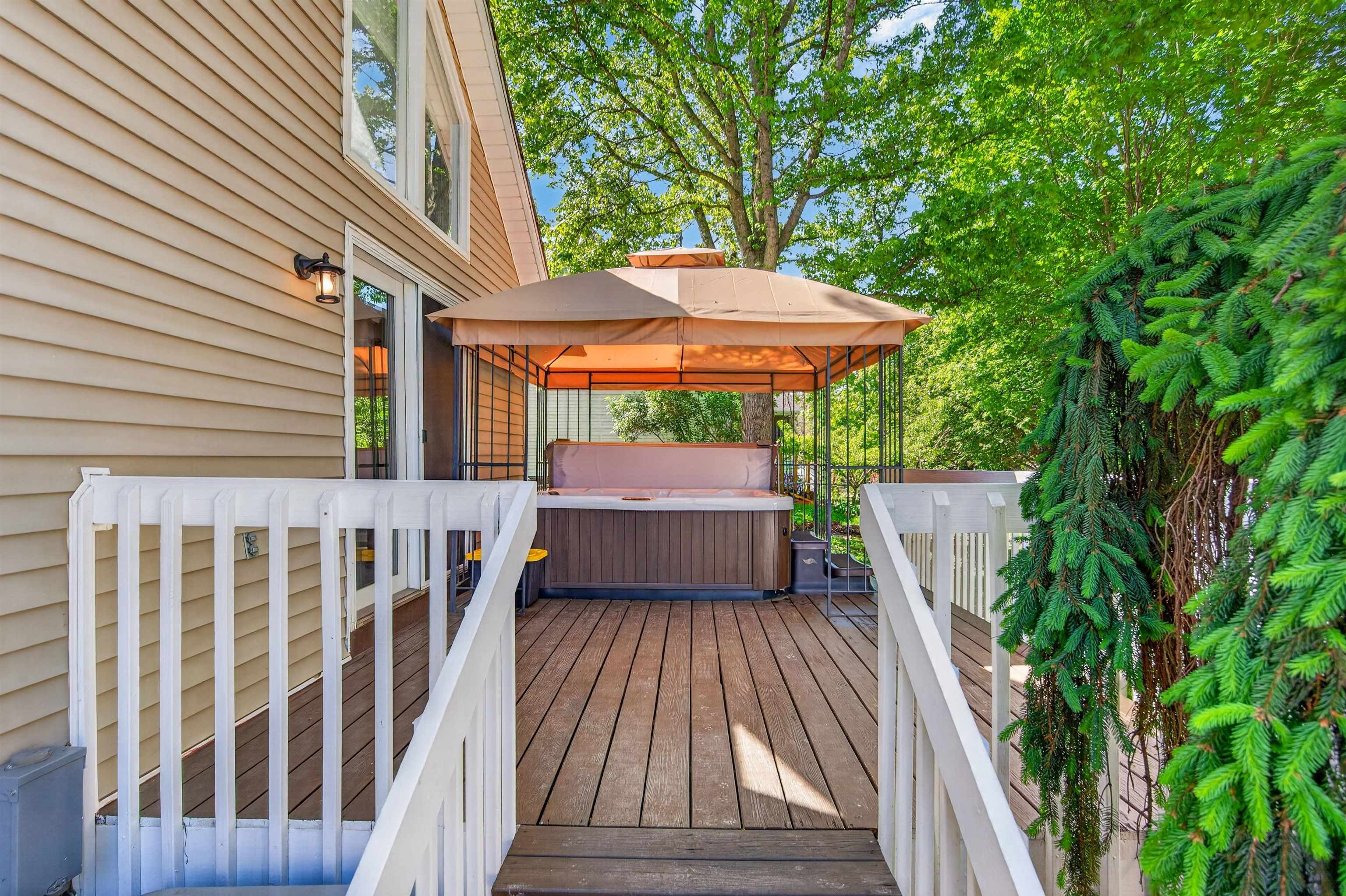 1359 Sandy Circle
