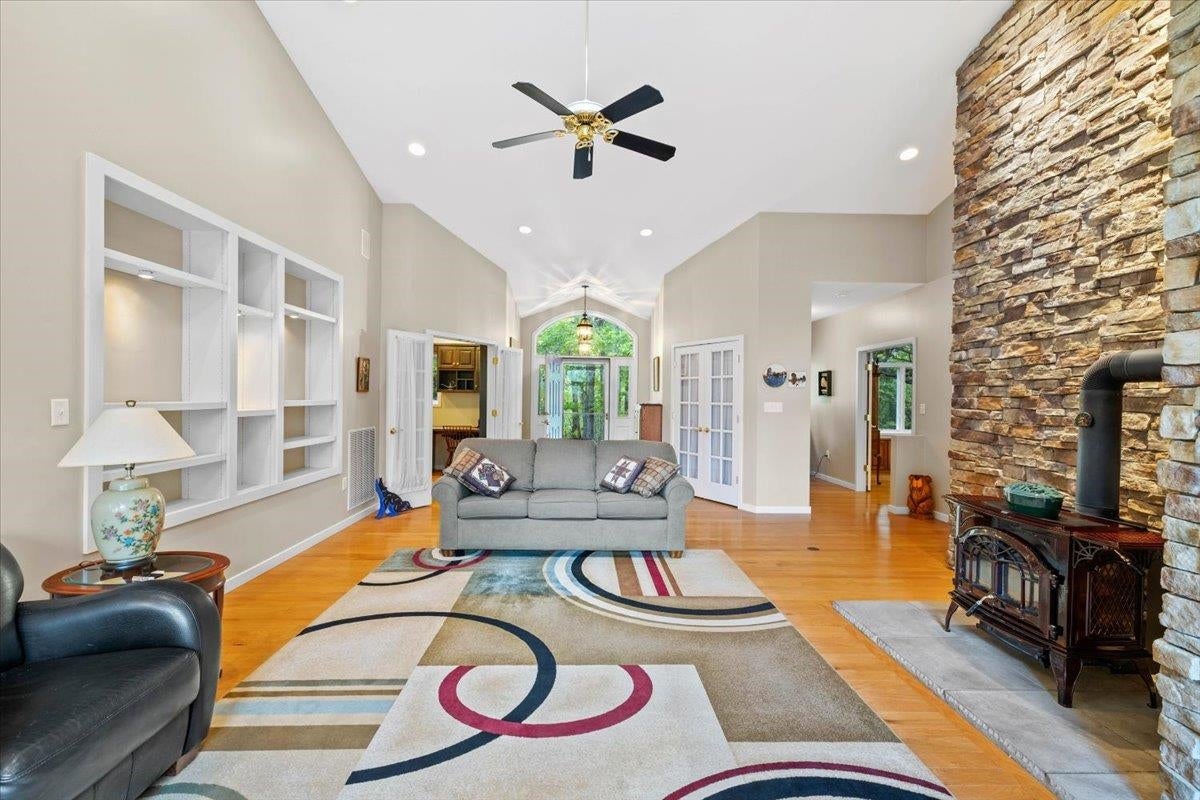 4861 MORRIS Road