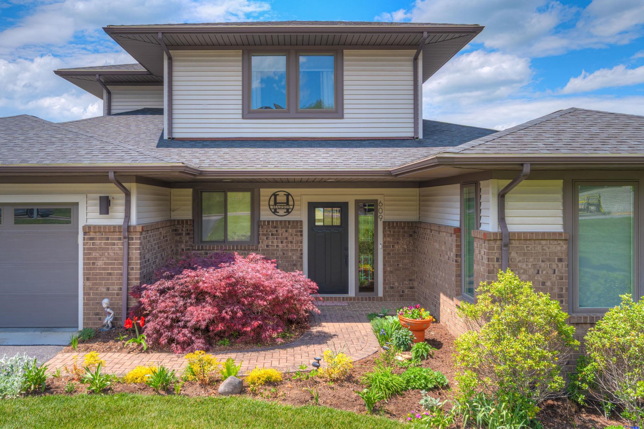 609 Kelly Lane
