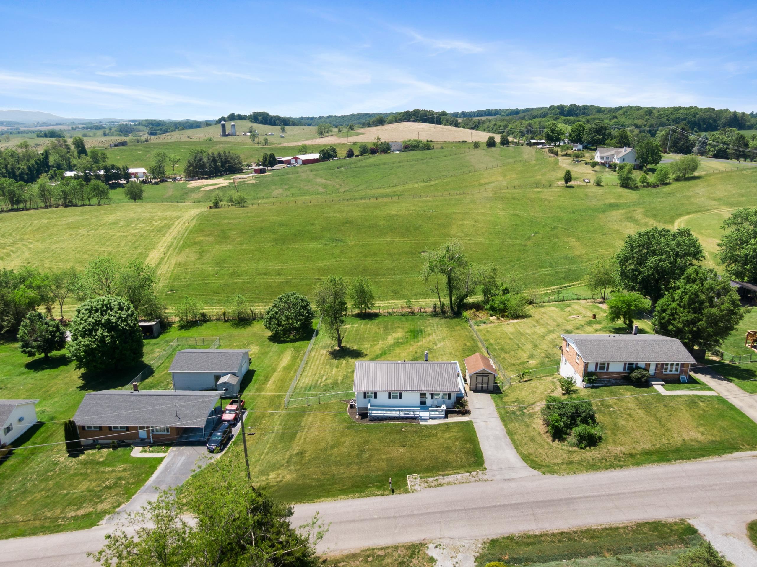 2301 Viewland Circle