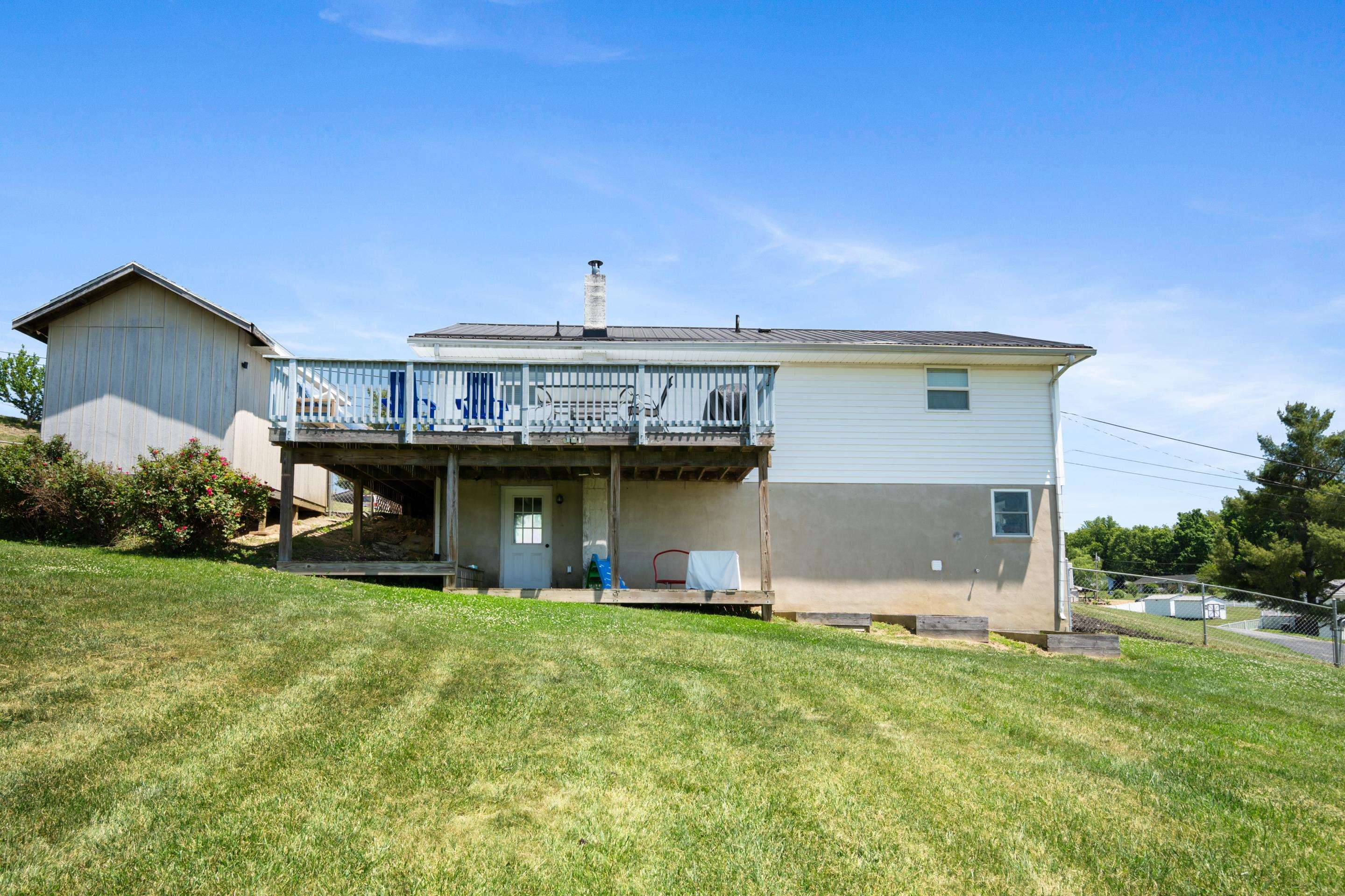 2301 Viewland Circle