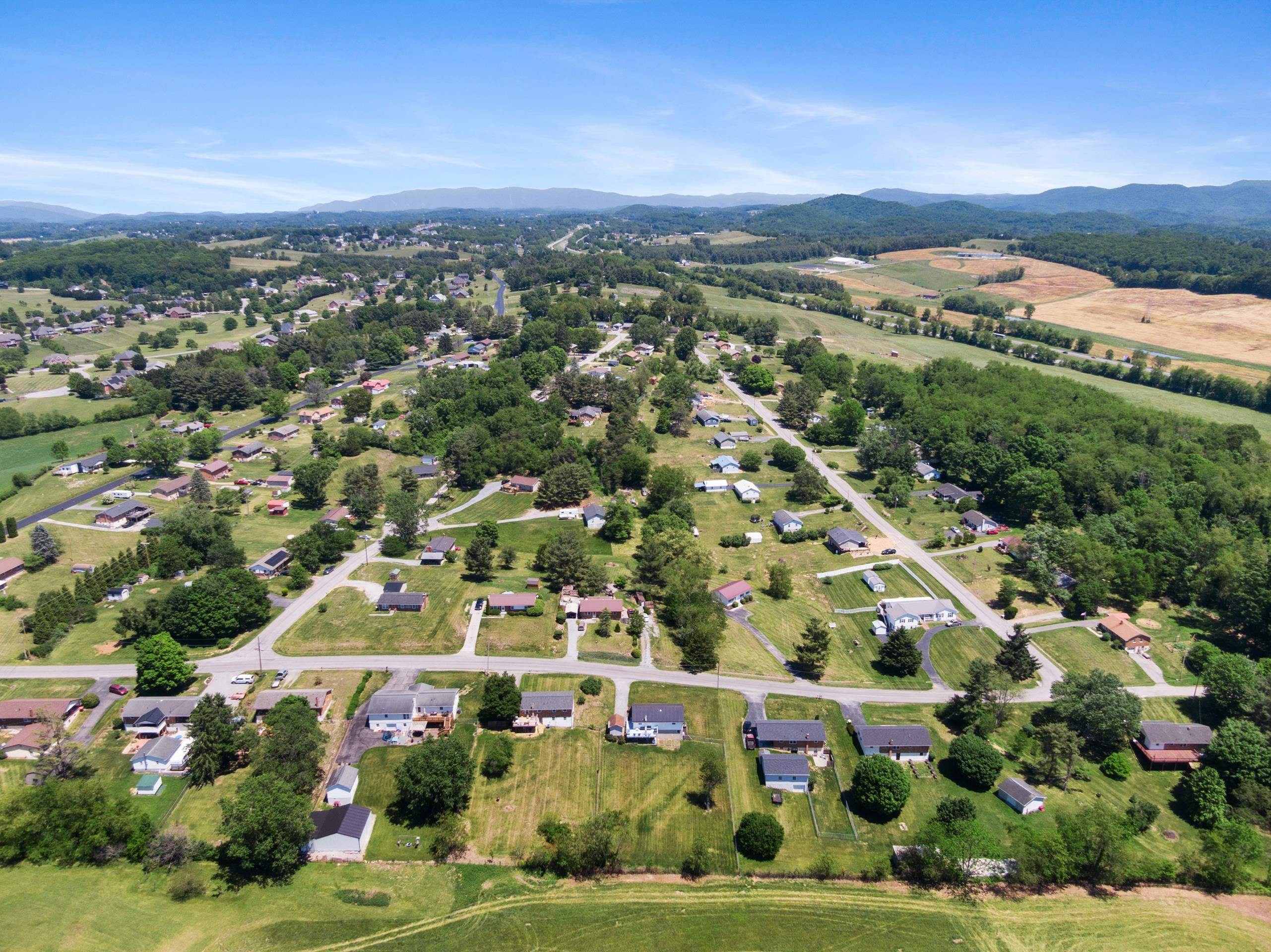 2301 Viewland Circle