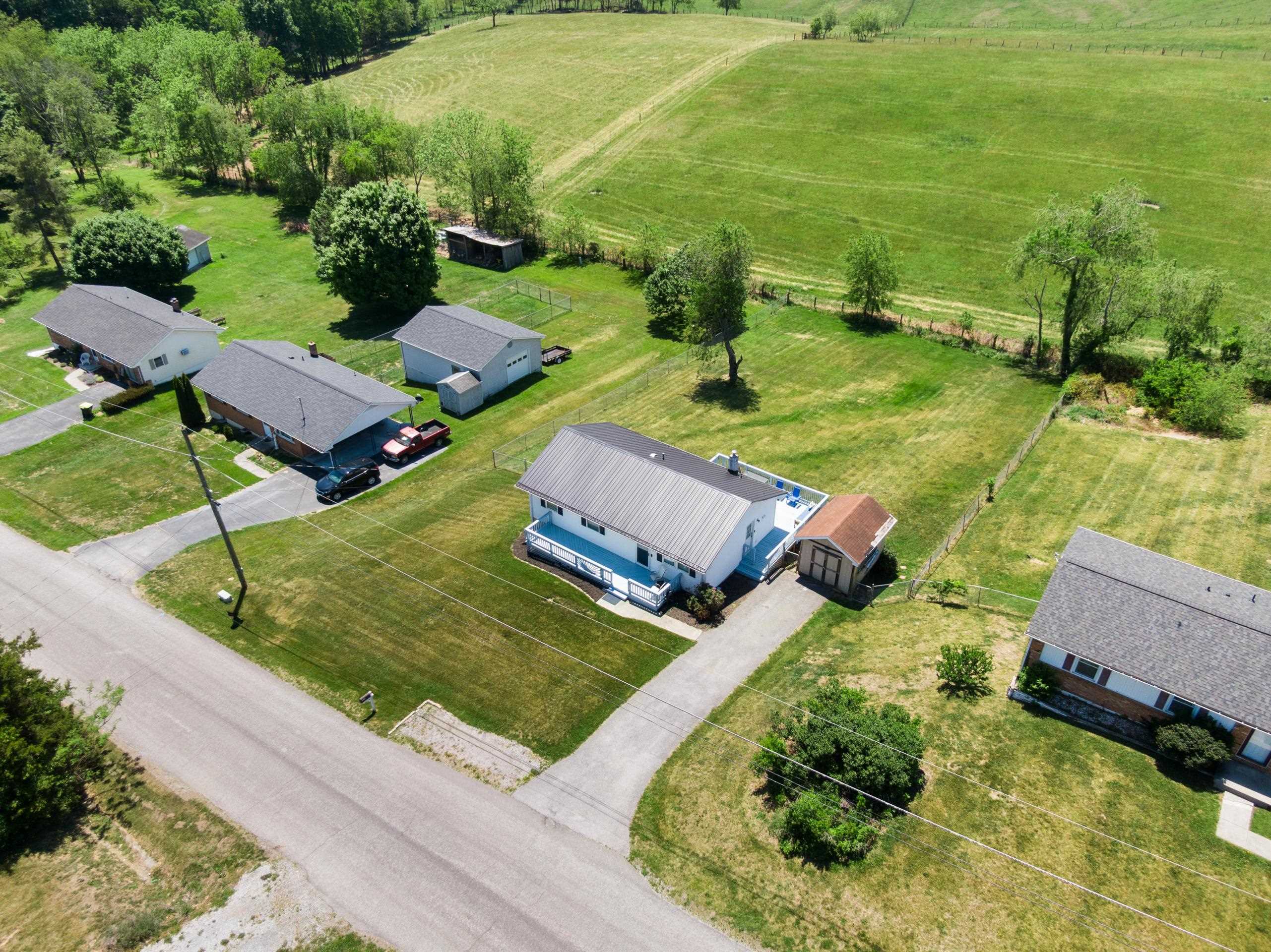 2301 Viewland Circle