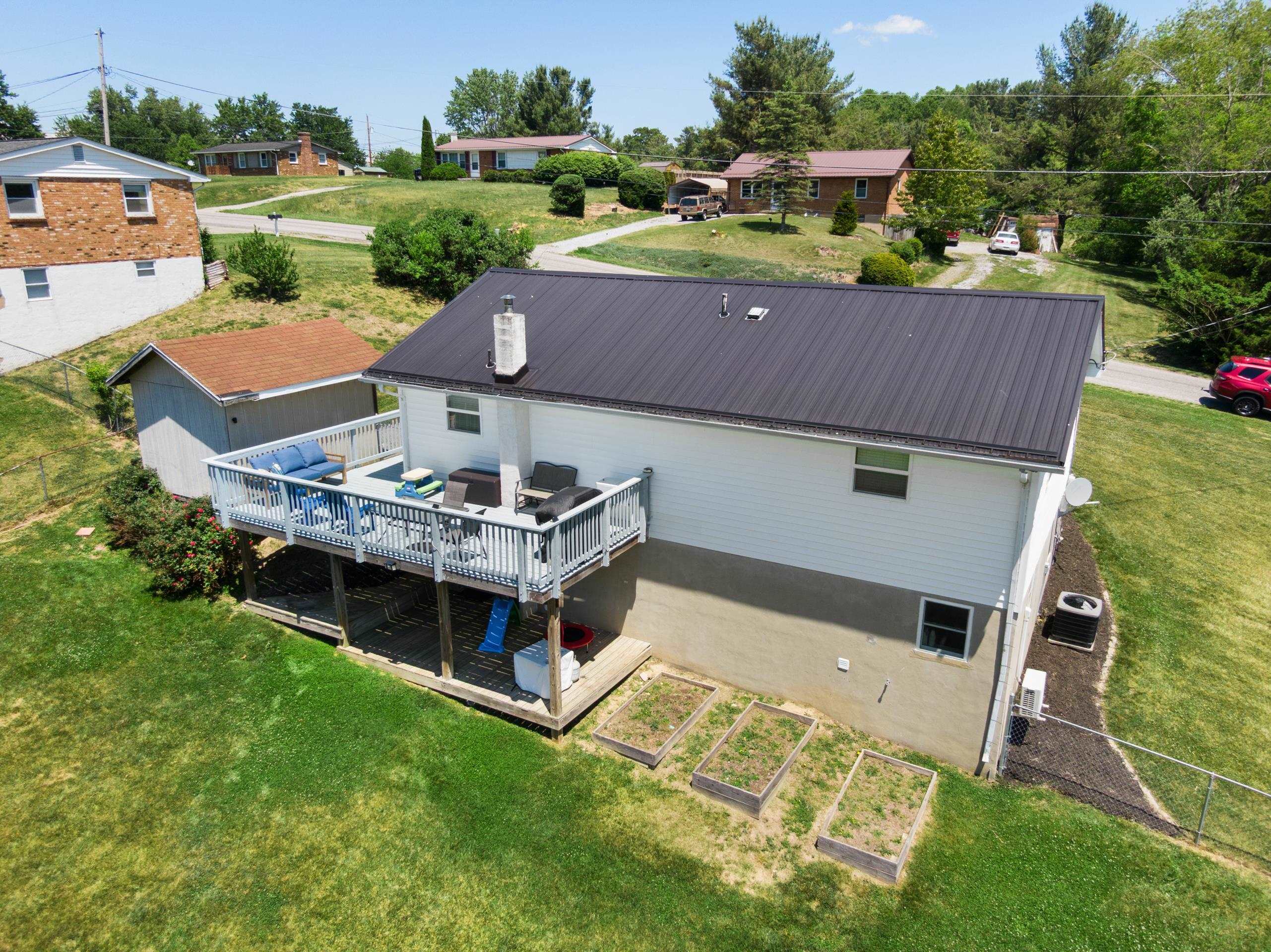 2301 Viewland Circle