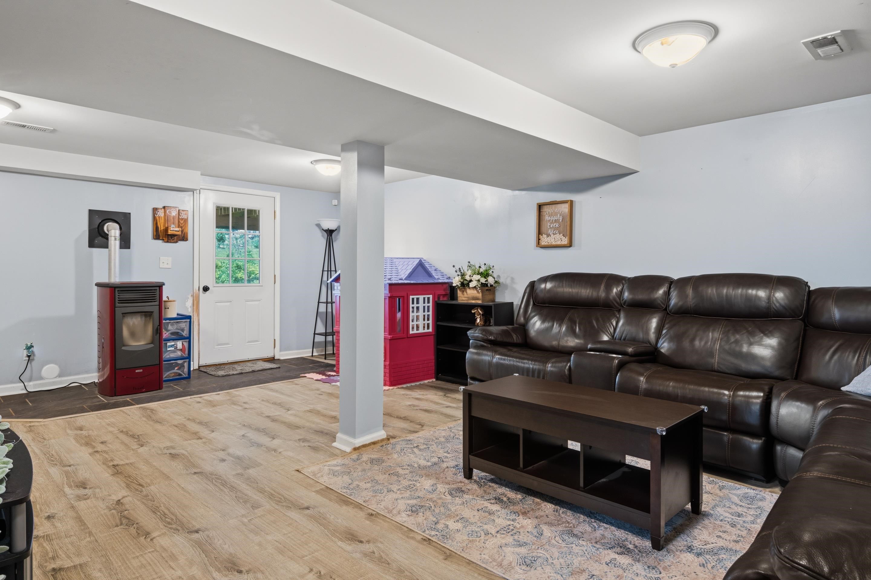 2301 Viewland Circle