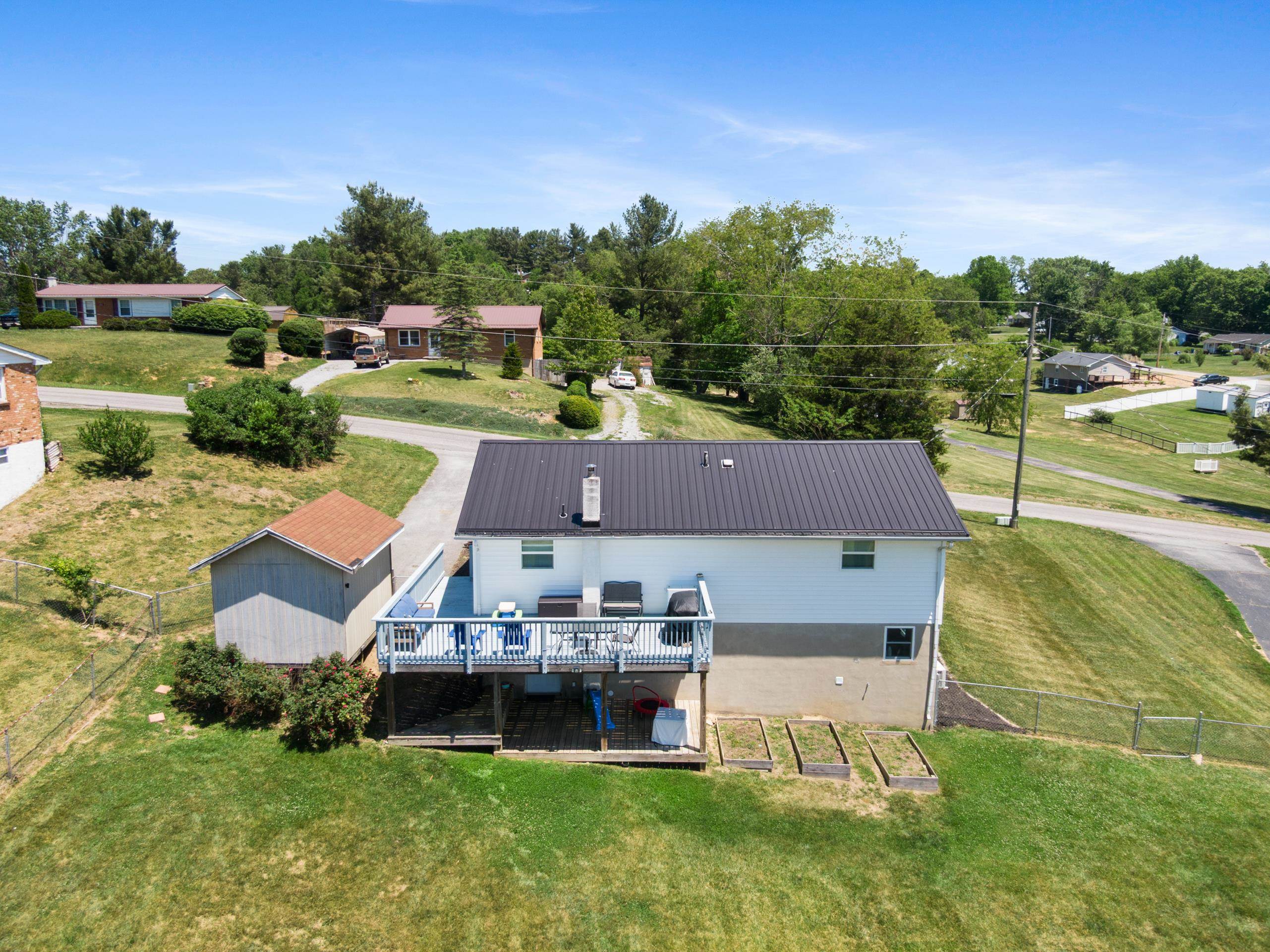 2301 Viewland Circle