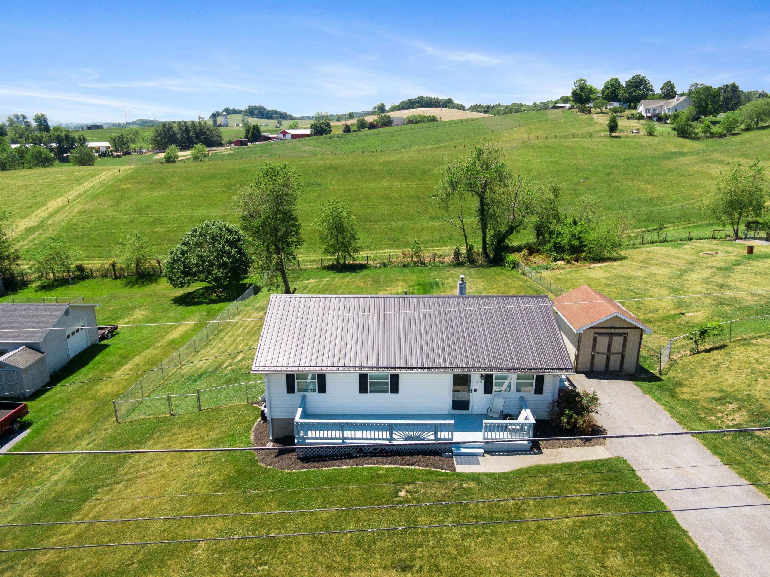 2301 Viewland Circle