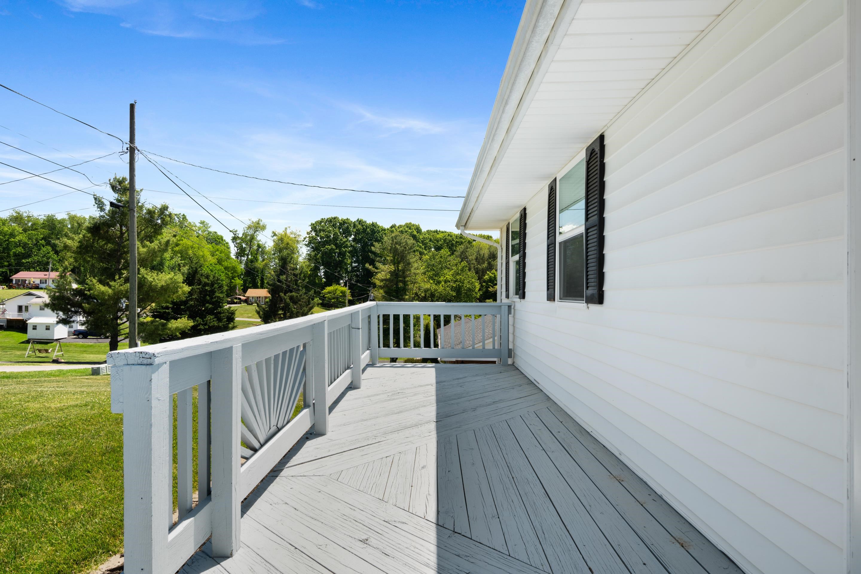 2301 Viewland Circle