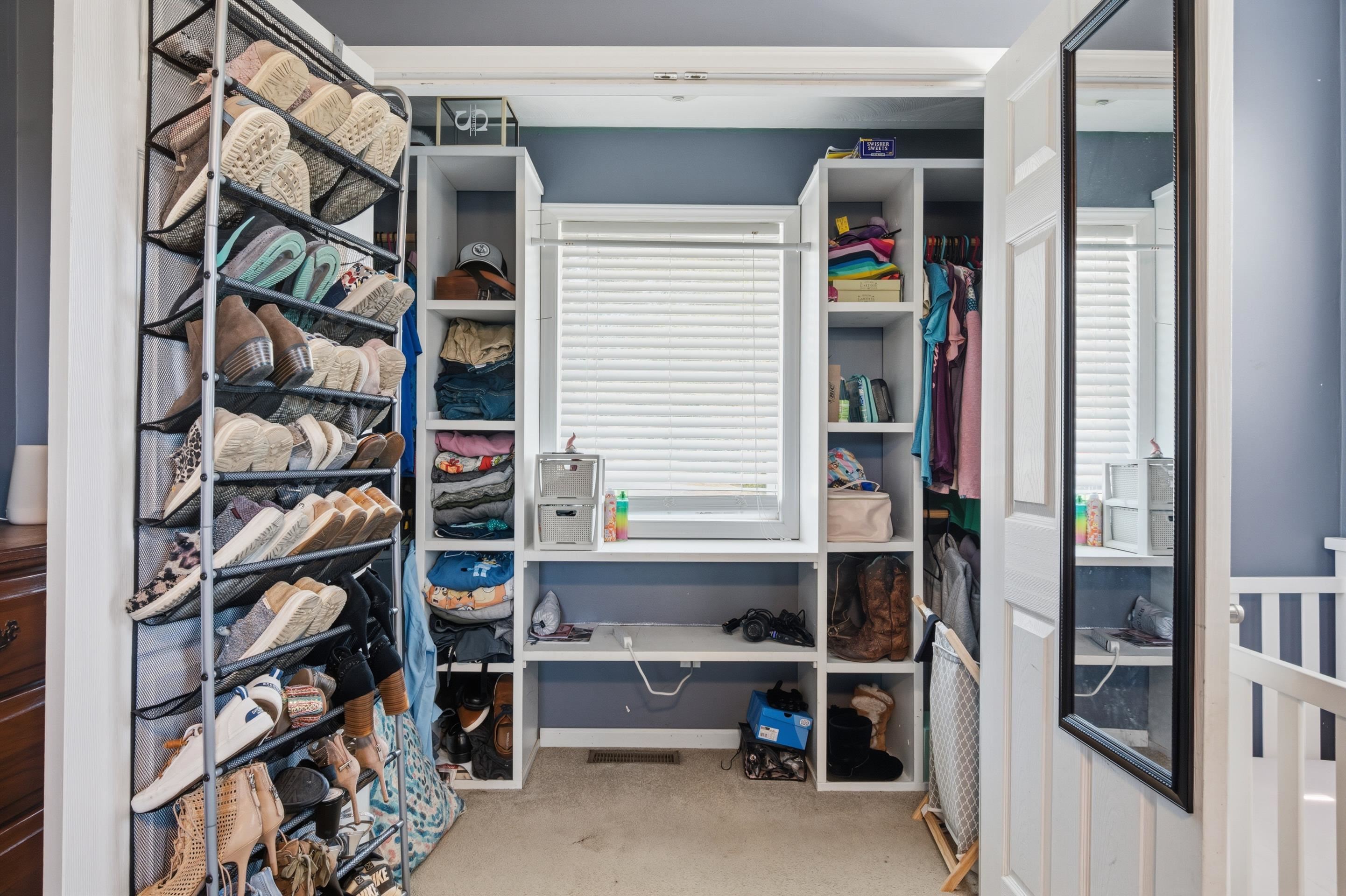 2301 Viewland Circle