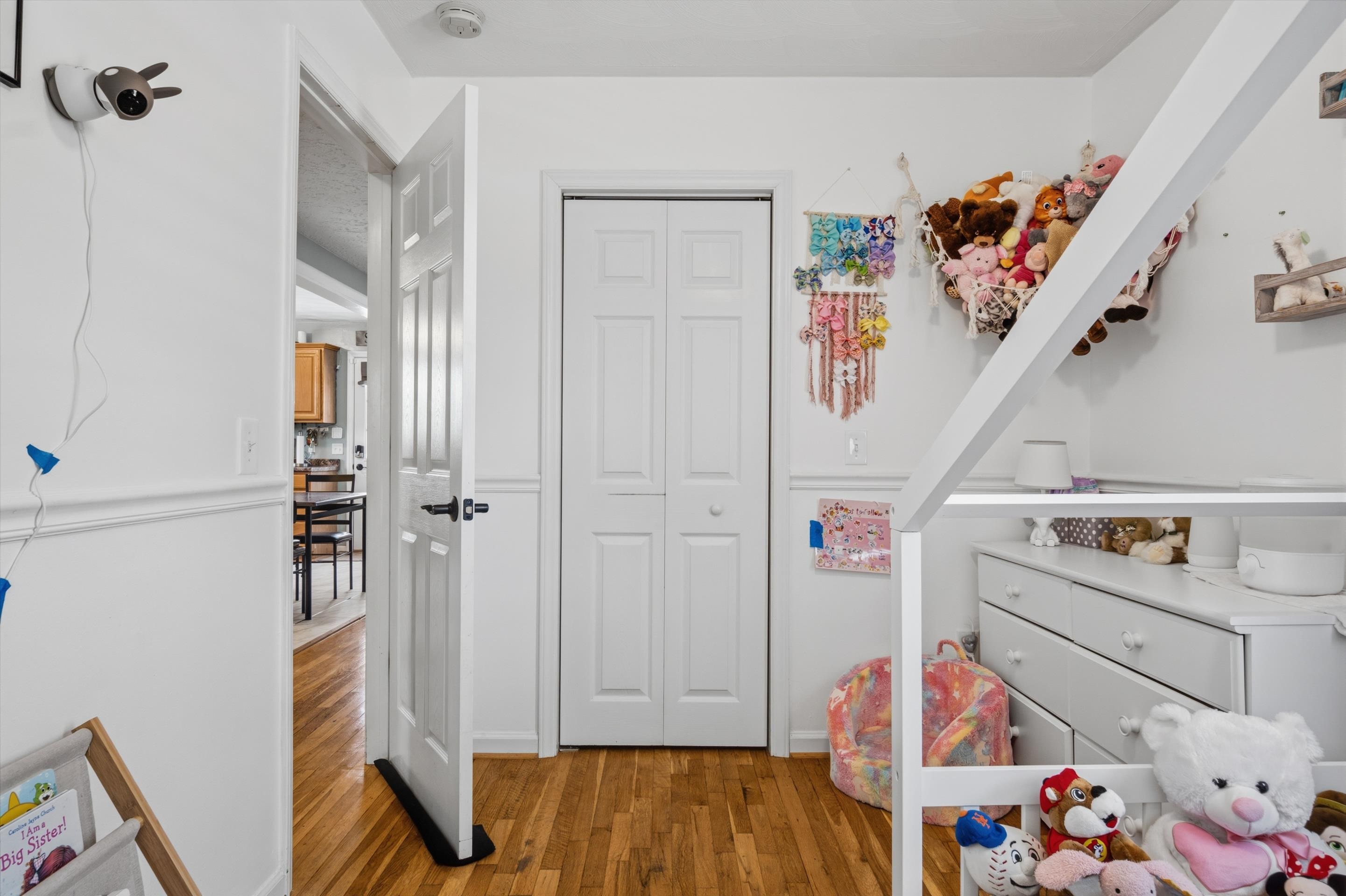 2301 Viewland Circle