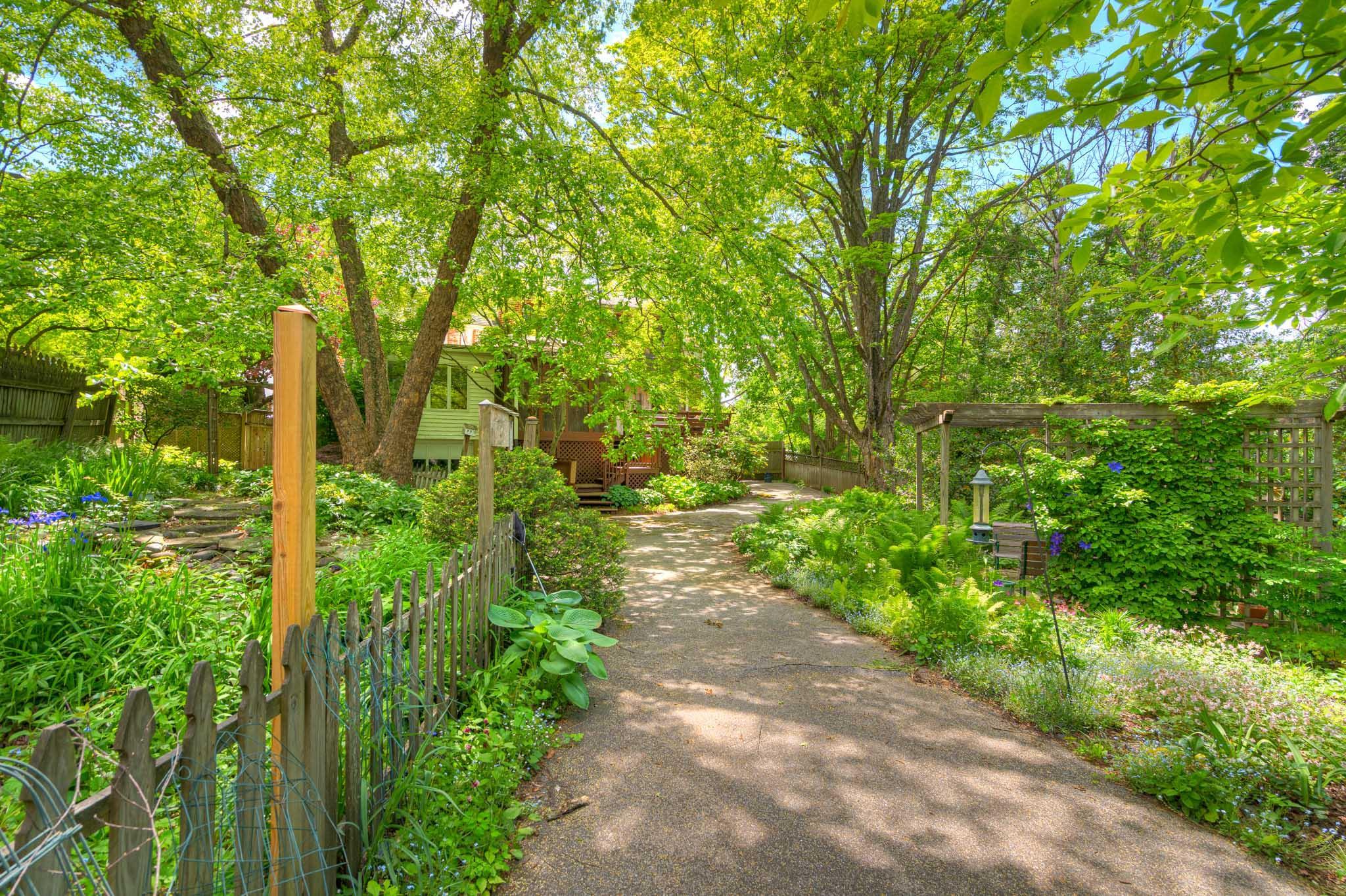 603 DRAPER Road SW