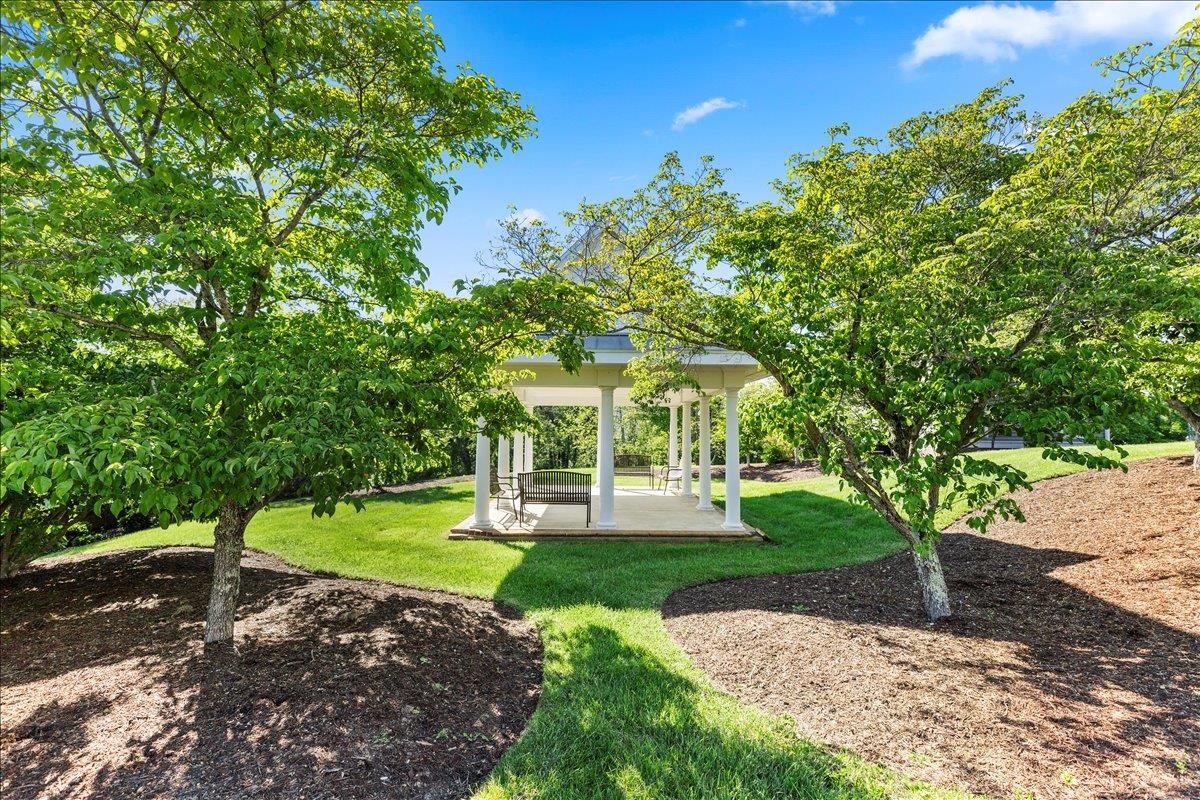 1201 Brook Circle