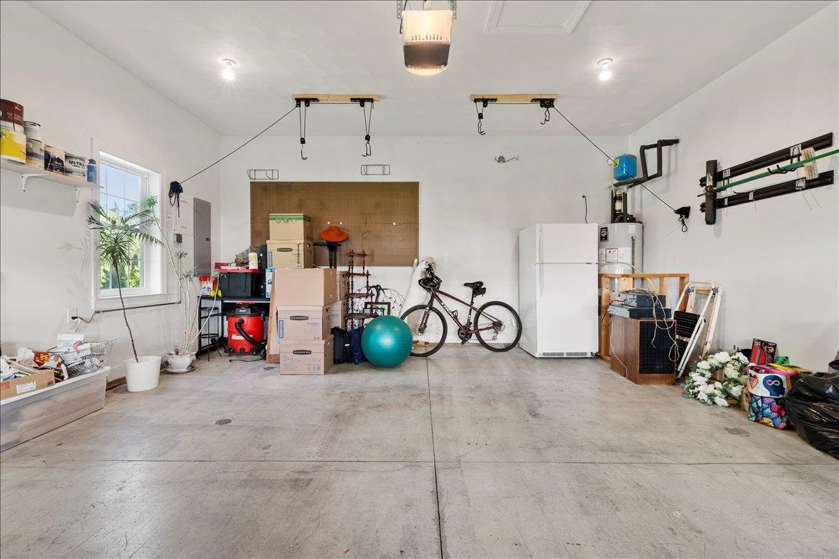 1201 Brook Circle
