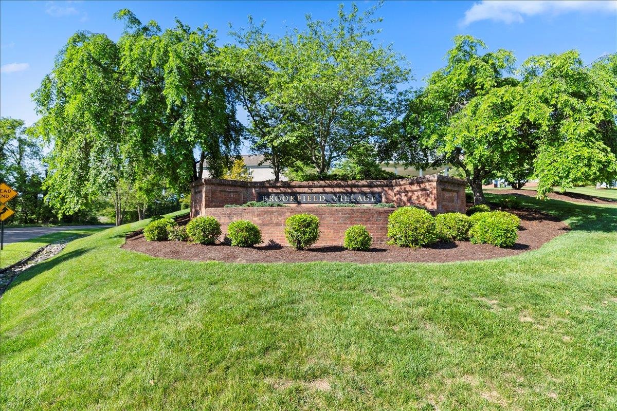 1201 Brook Circle