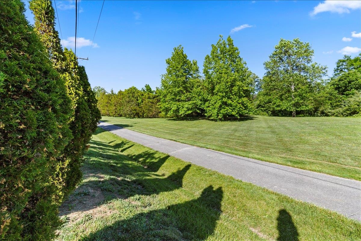 1201 Brook Circle