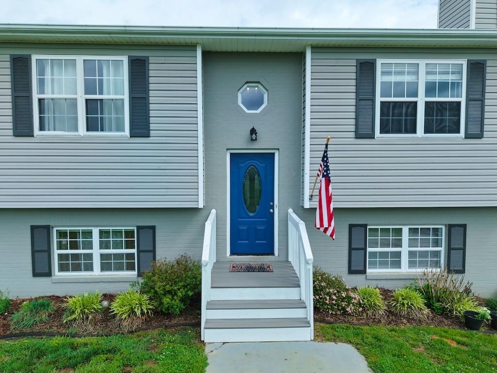 1460 West View Drive