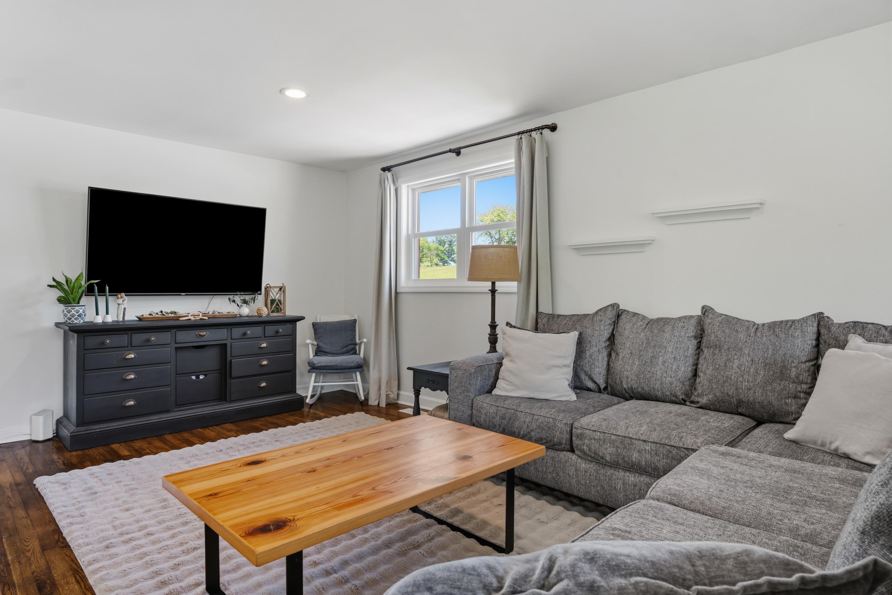 1607 Meadowbrook Drive