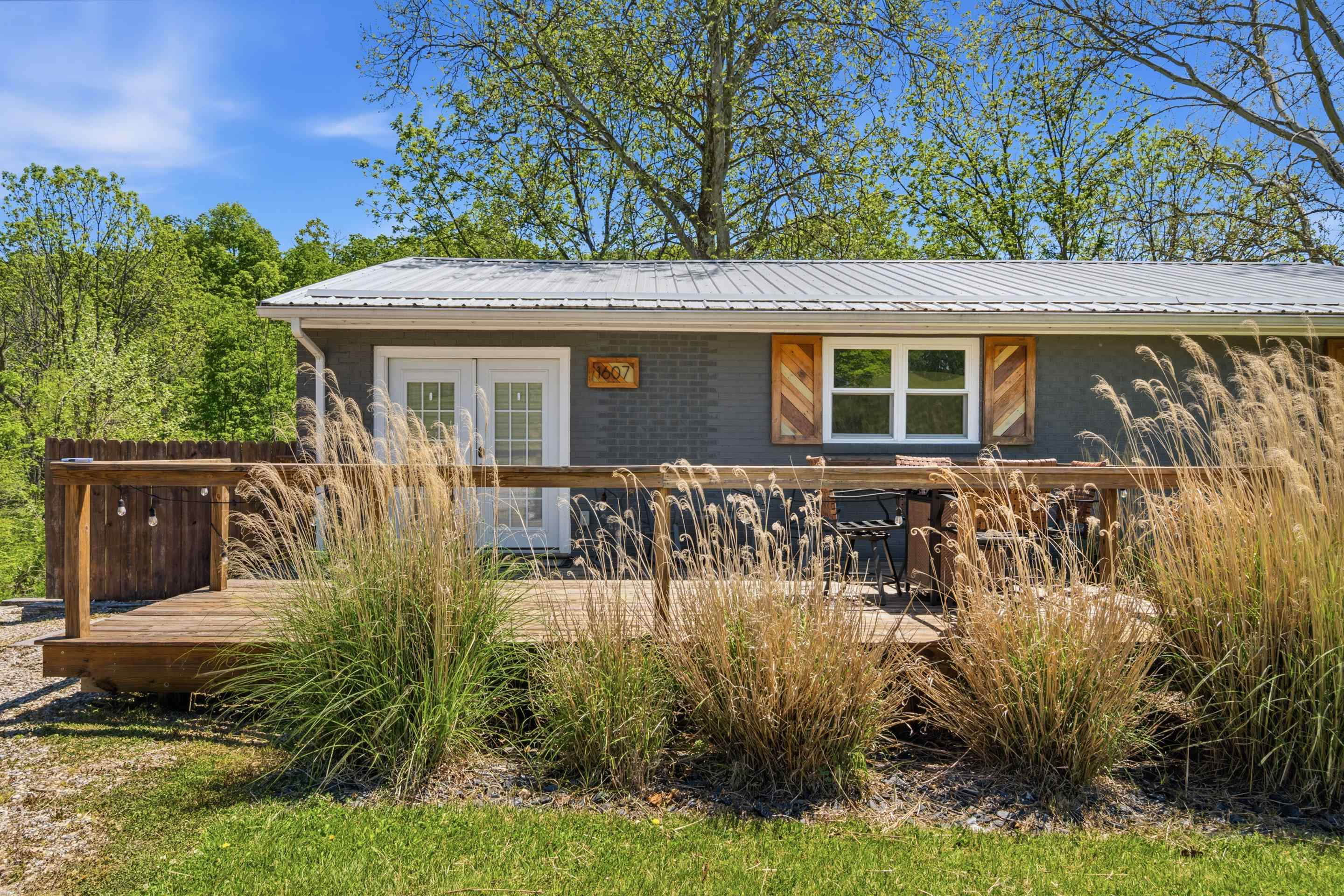 1607 Meadowbrook Drive
