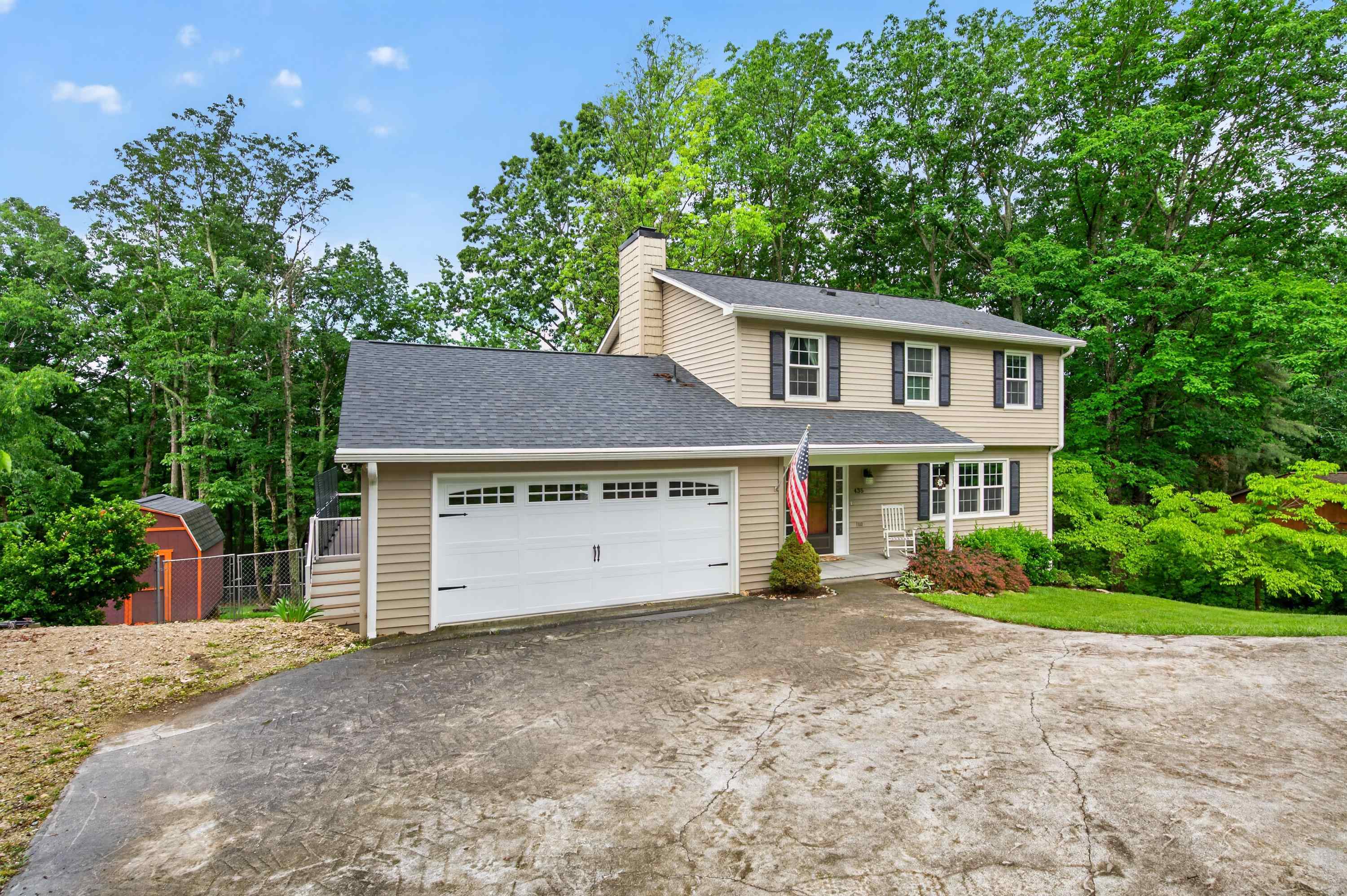 435 Tomahawk Drive