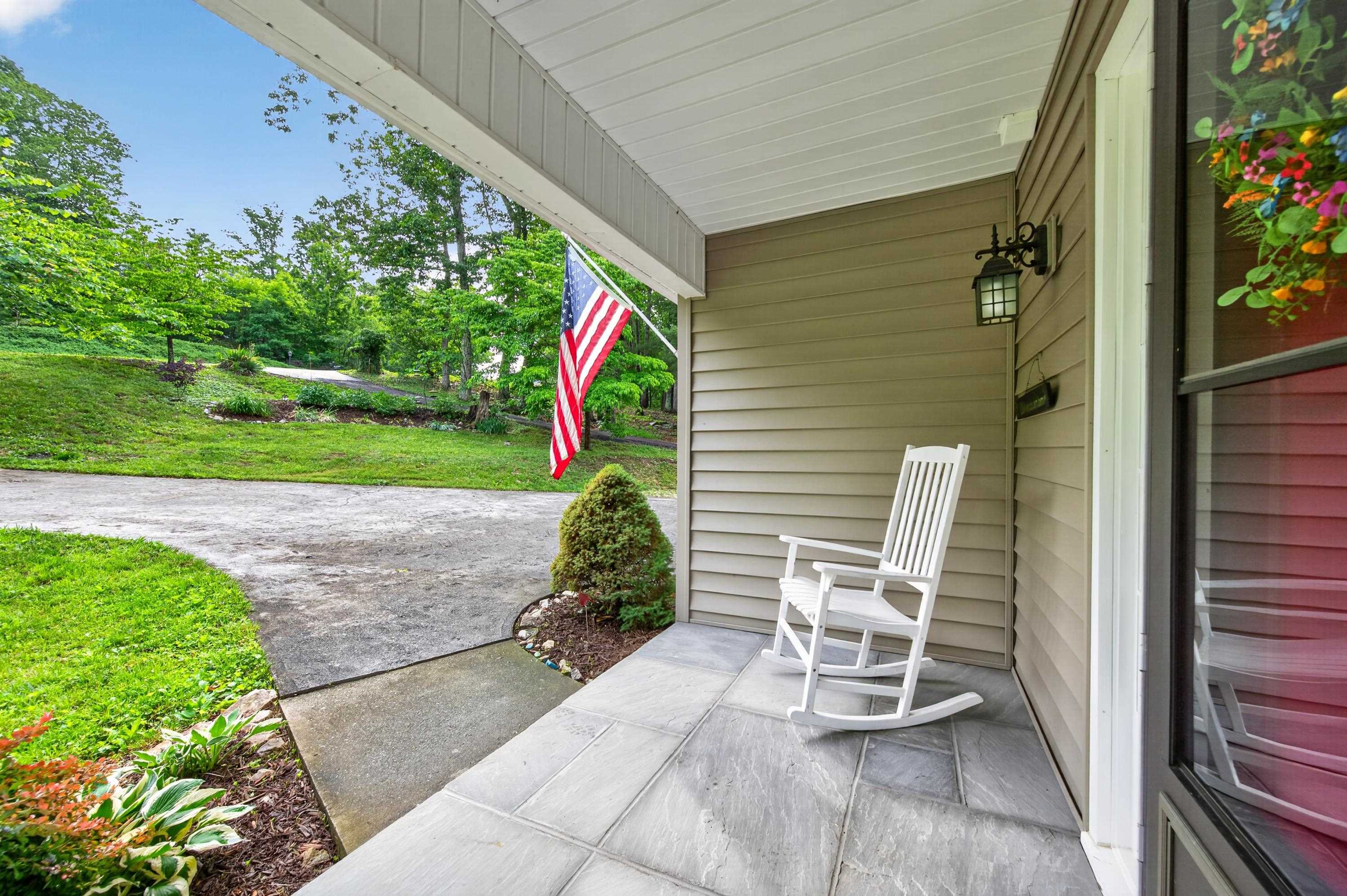 435 Tomahawk Drive