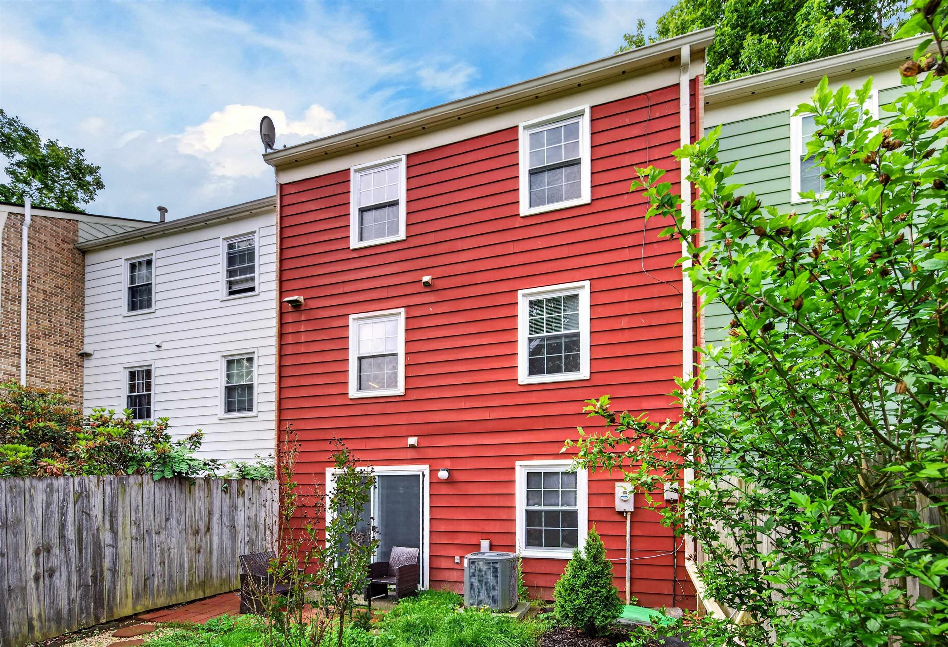 2806 Wellesley Court