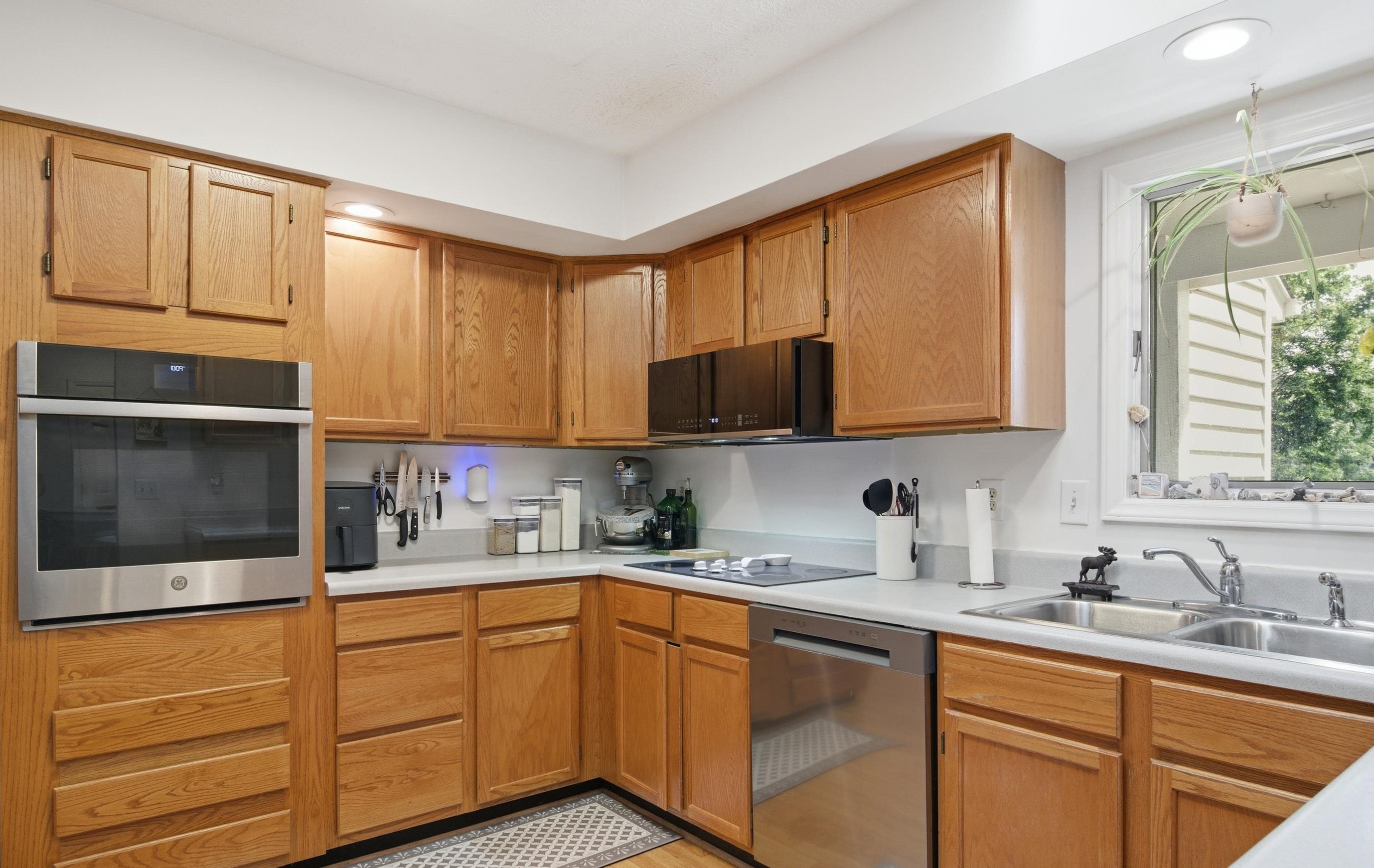1337 Mockingbird Drive