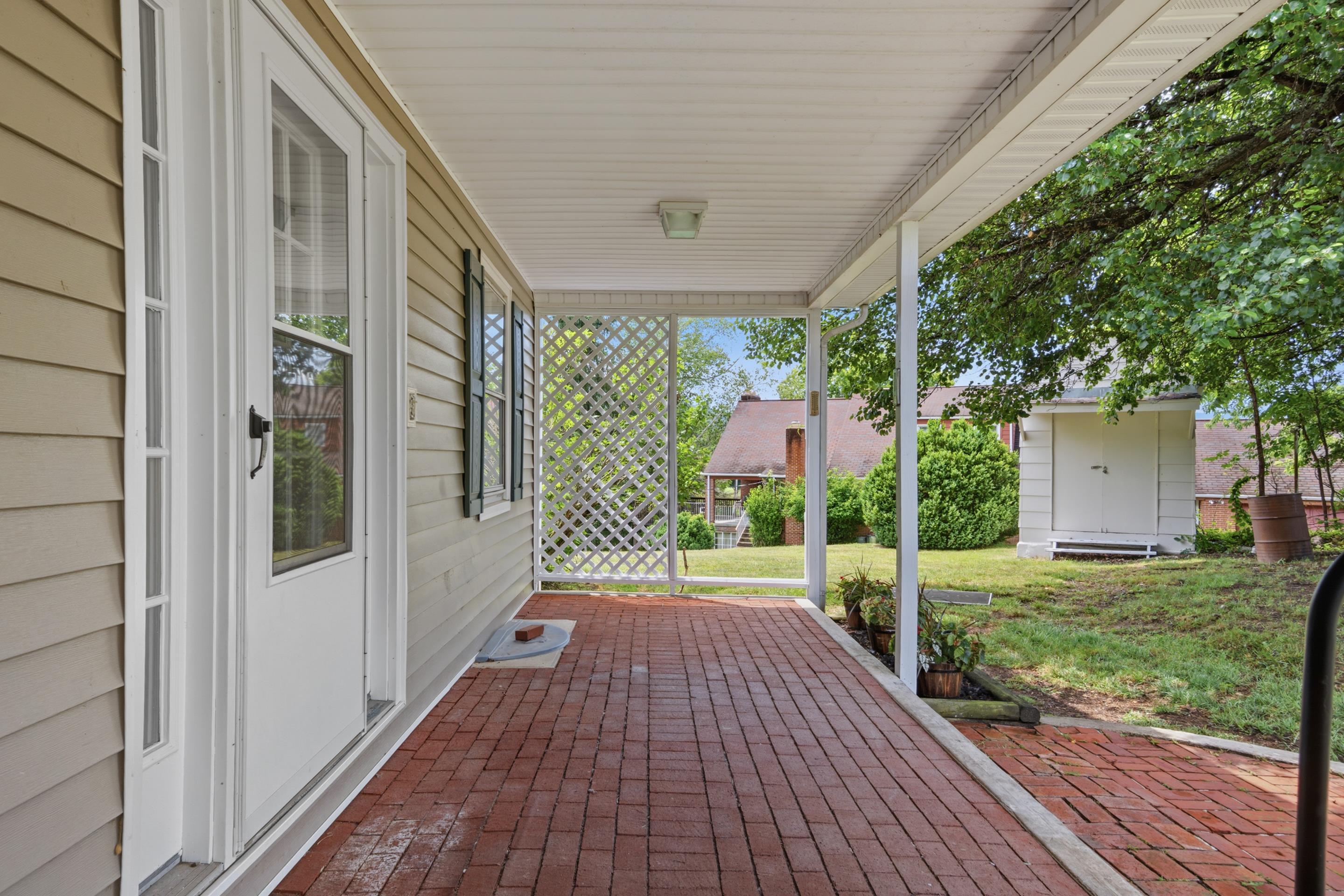 714 HIGH Street
