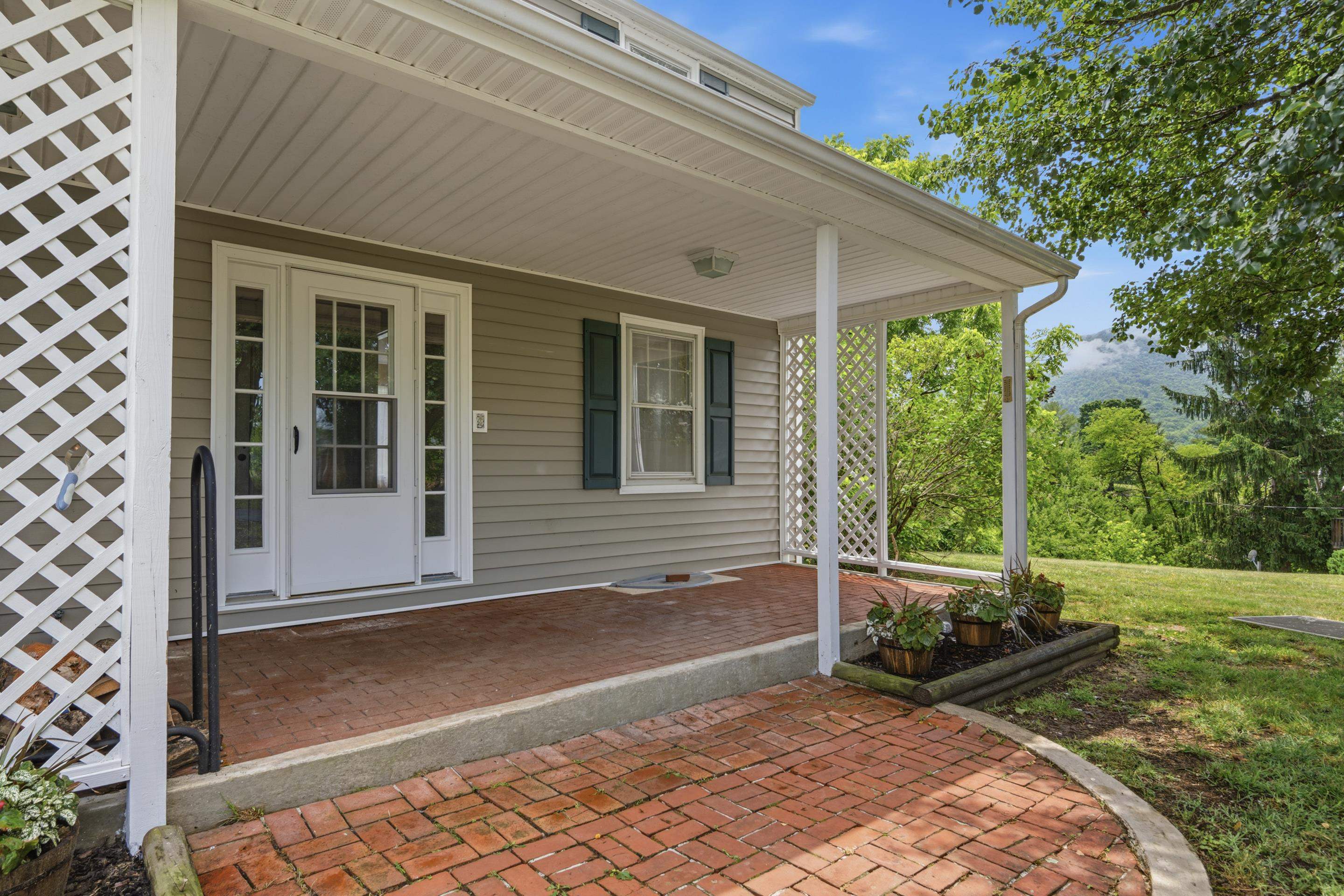714 HIGH Street