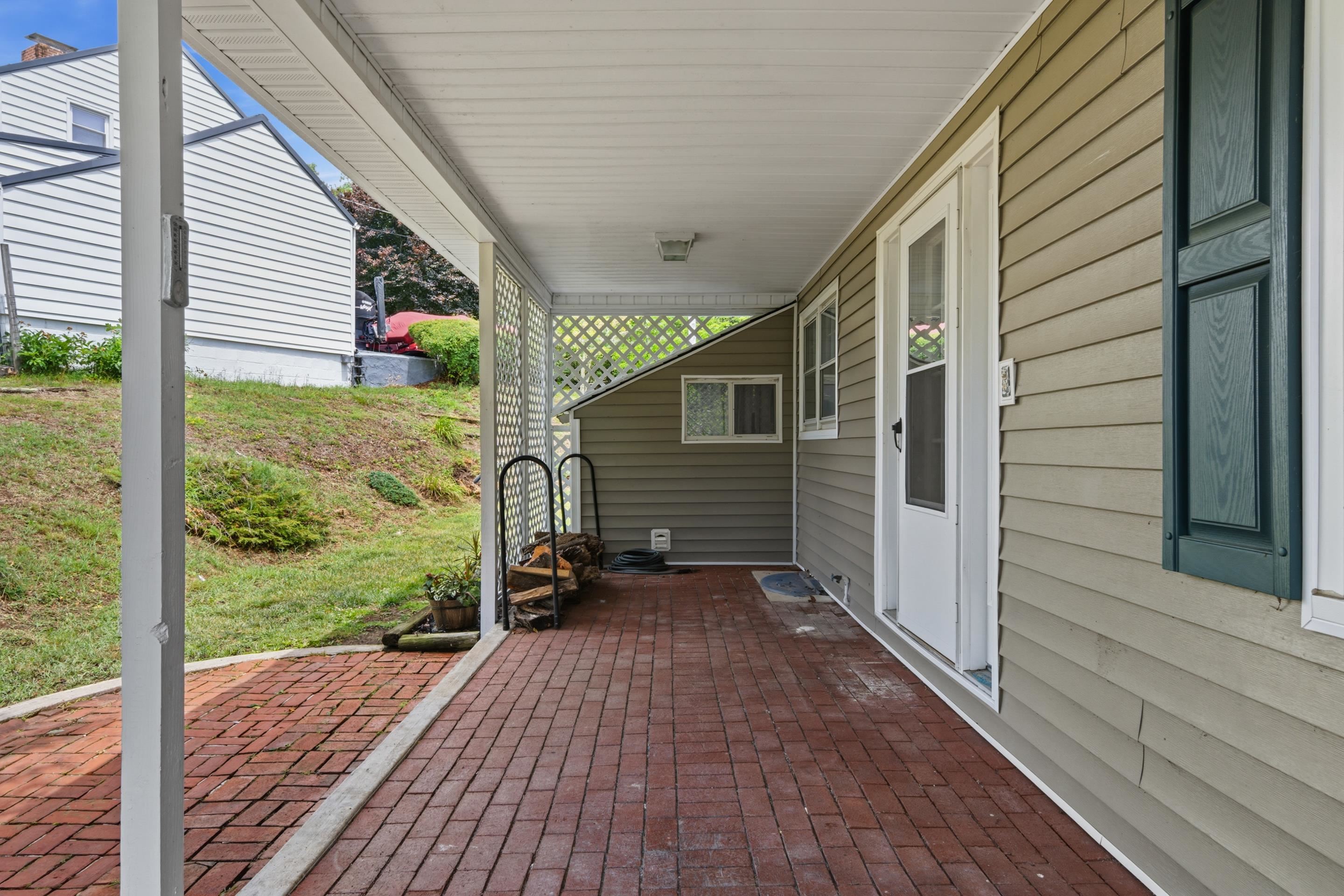 714 HIGH Street