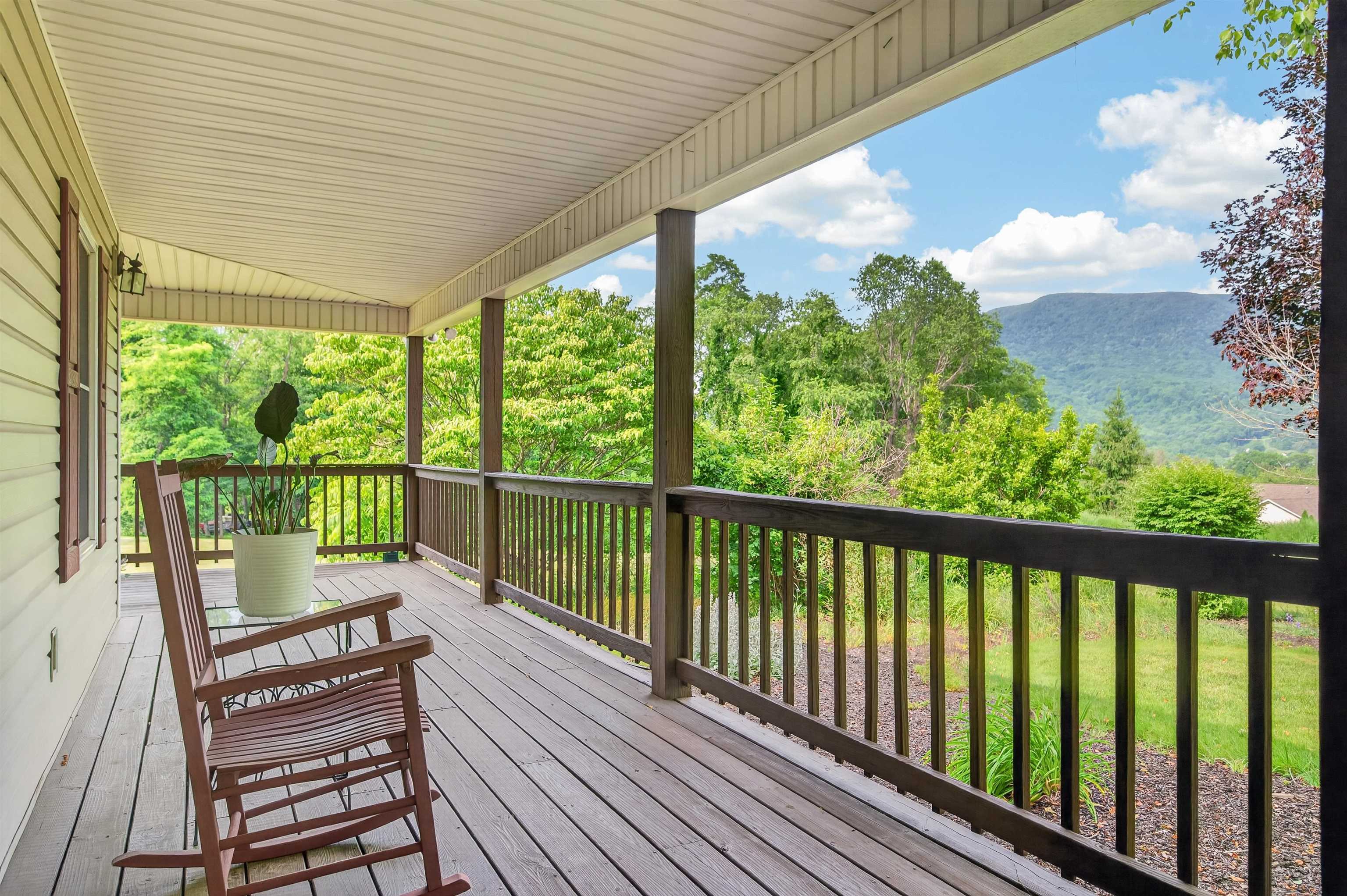 1210 VALLEY VIEW Drive