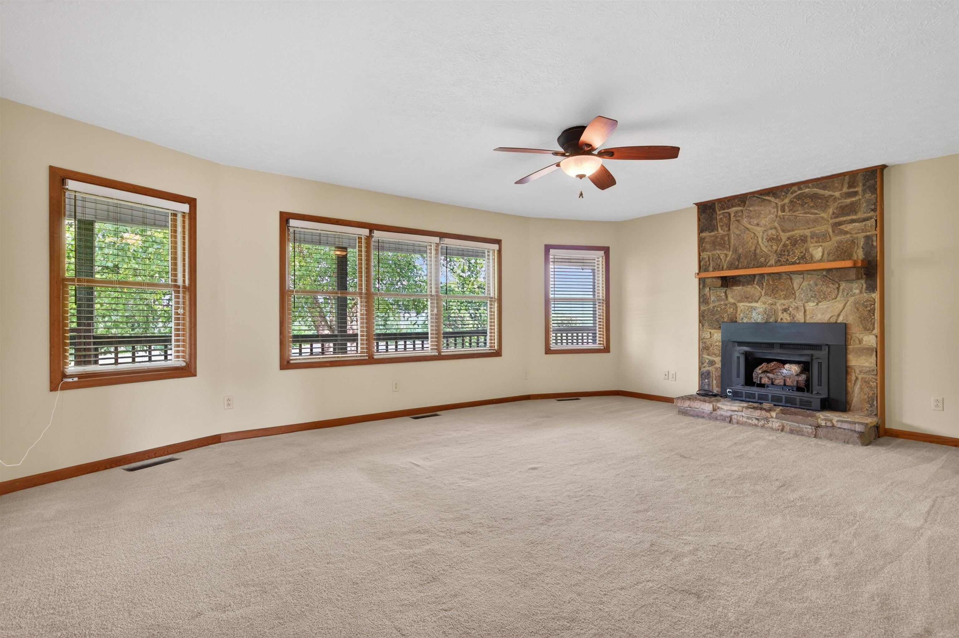 1210 VALLEY VIEW Drive