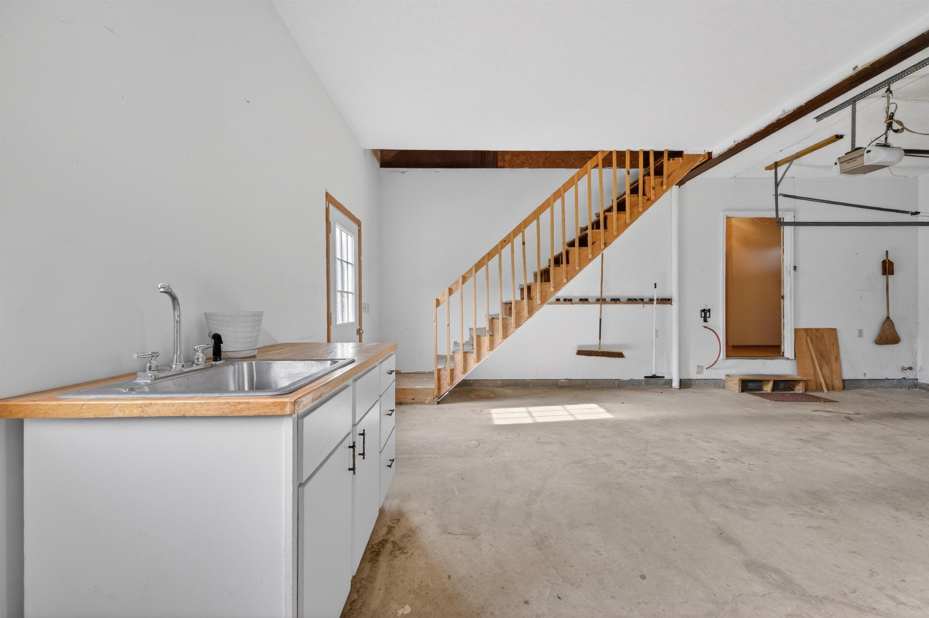 1210 VALLEY VIEW Drive