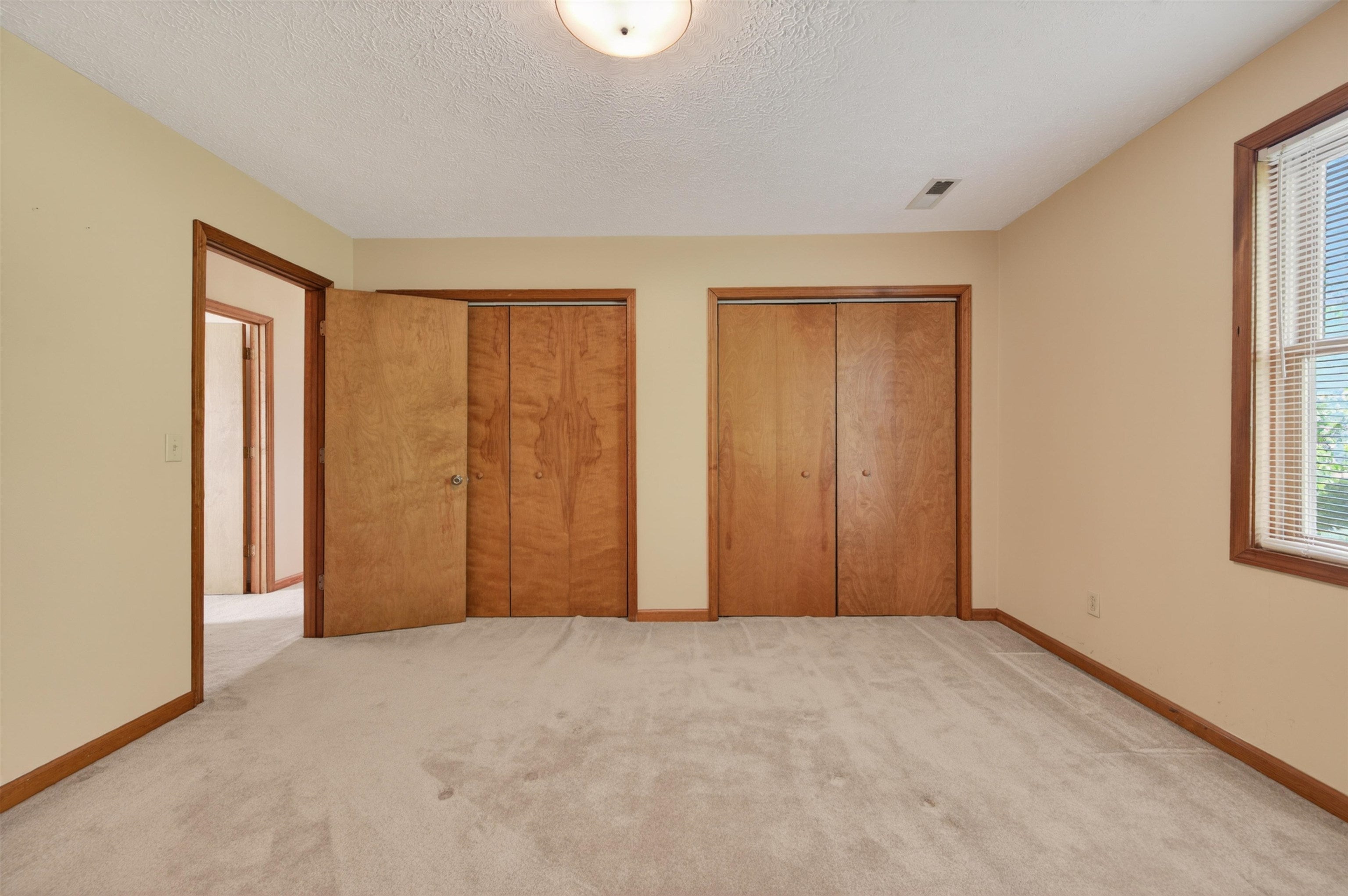 1210 VALLEY VIEW Drive