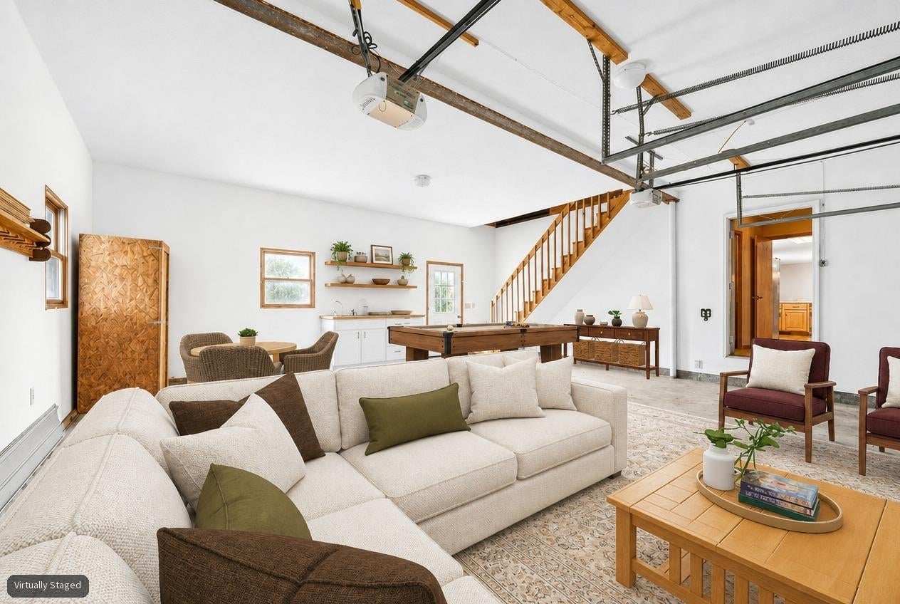1210 VALLEY VIEW Drive