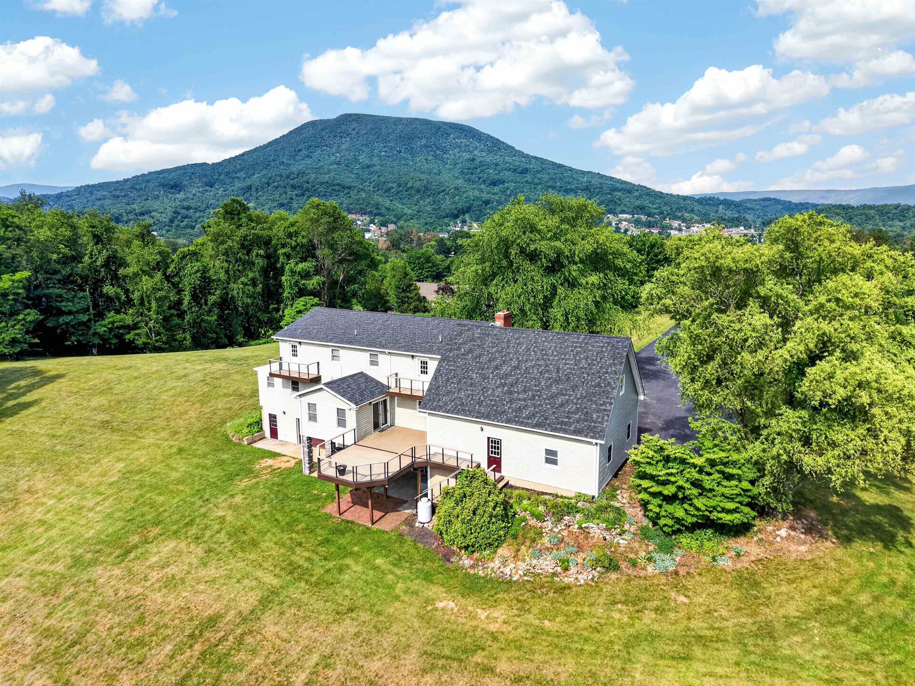 1210 VALLEY VIEW Drive