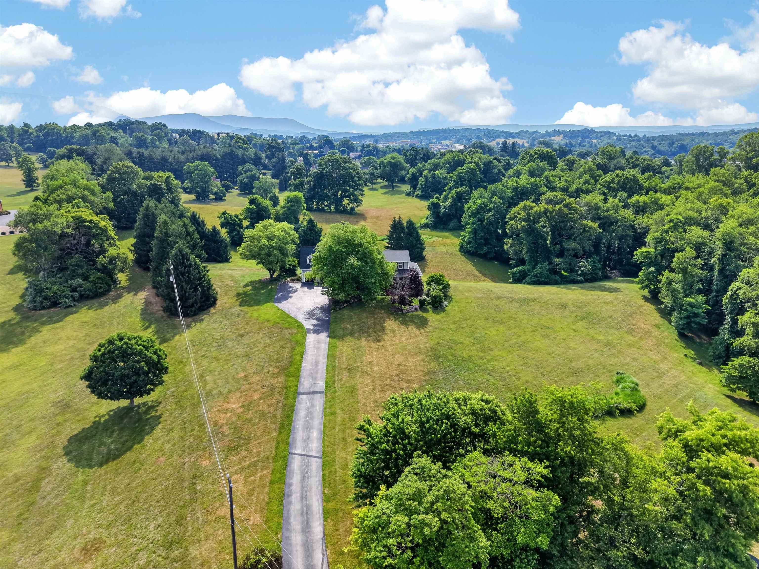 1210 VALLEY VIEW Drive