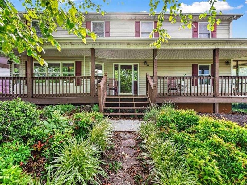 1210 VALLEY VIEW Drive