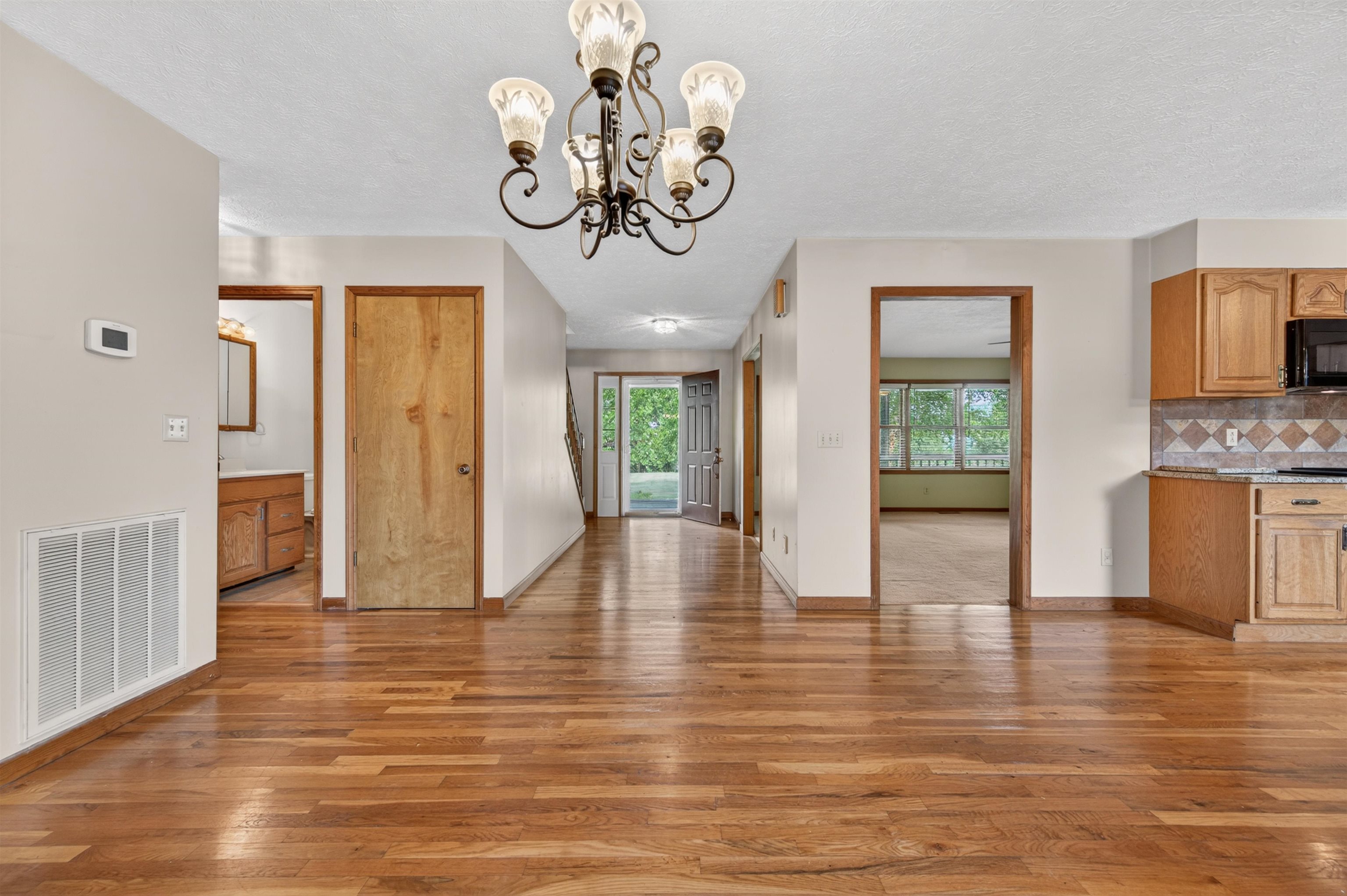 1210 VALLEY VIEW Drive
