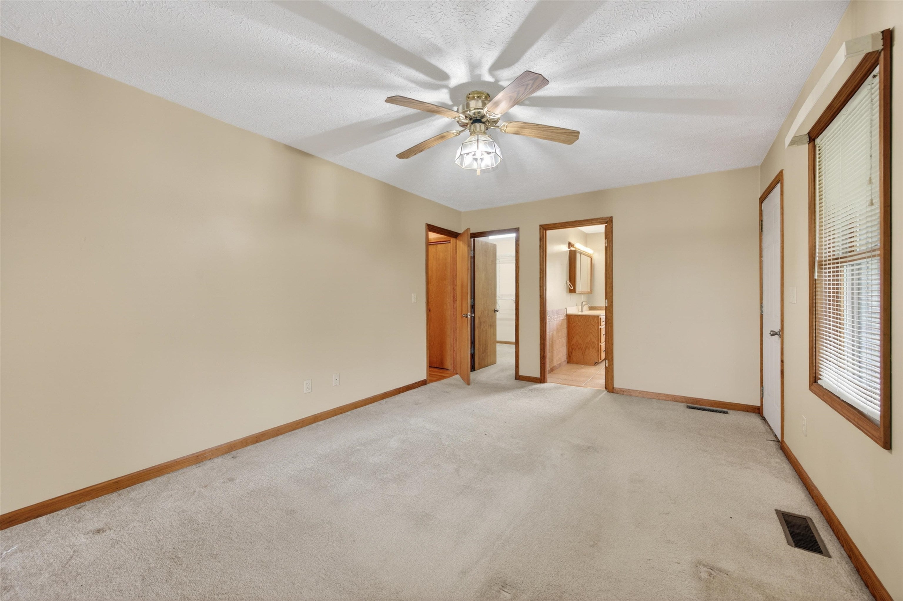 1210 VALLEY VIEW Drive