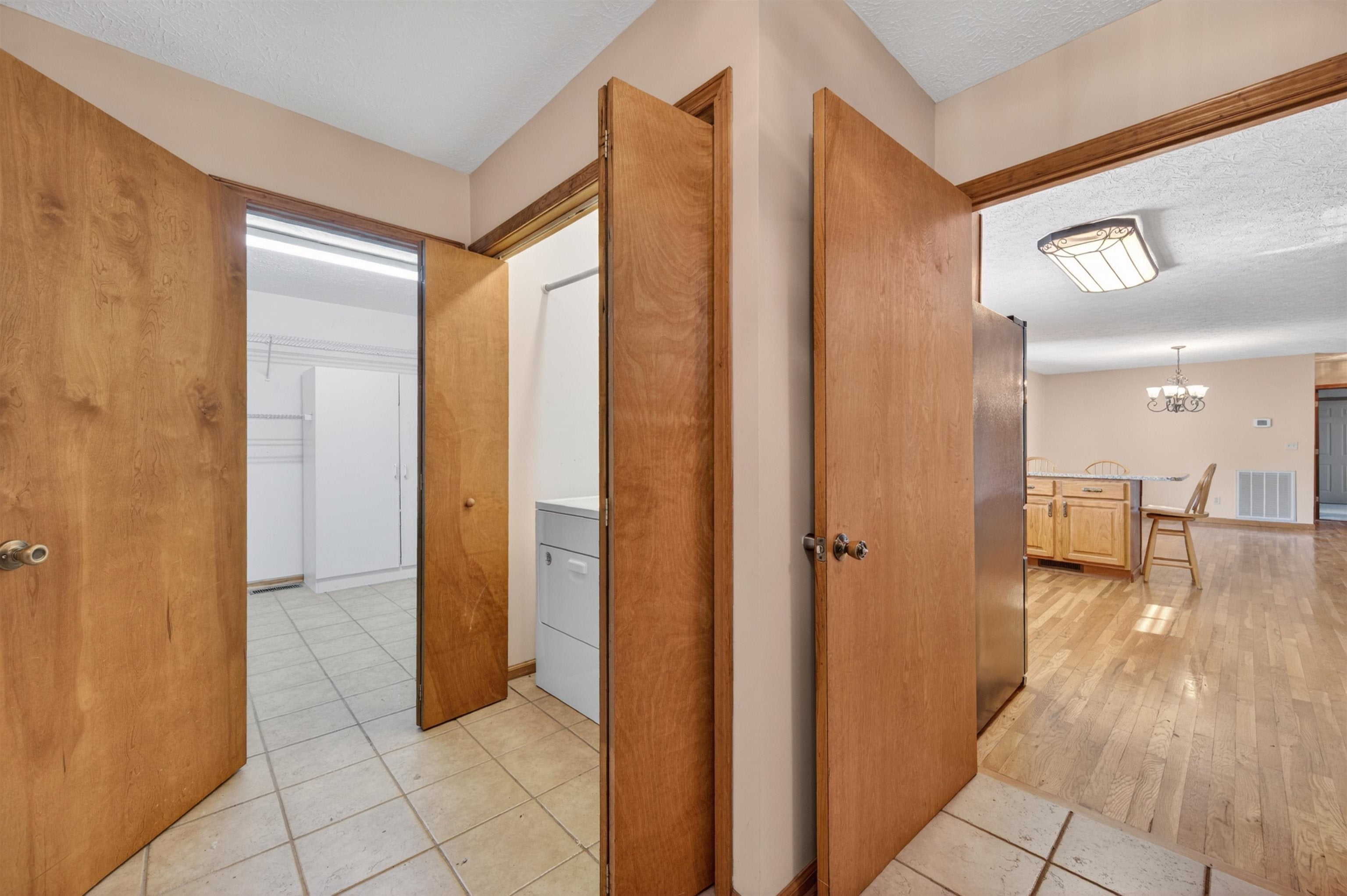 1210 VALLEY VIEW Drive