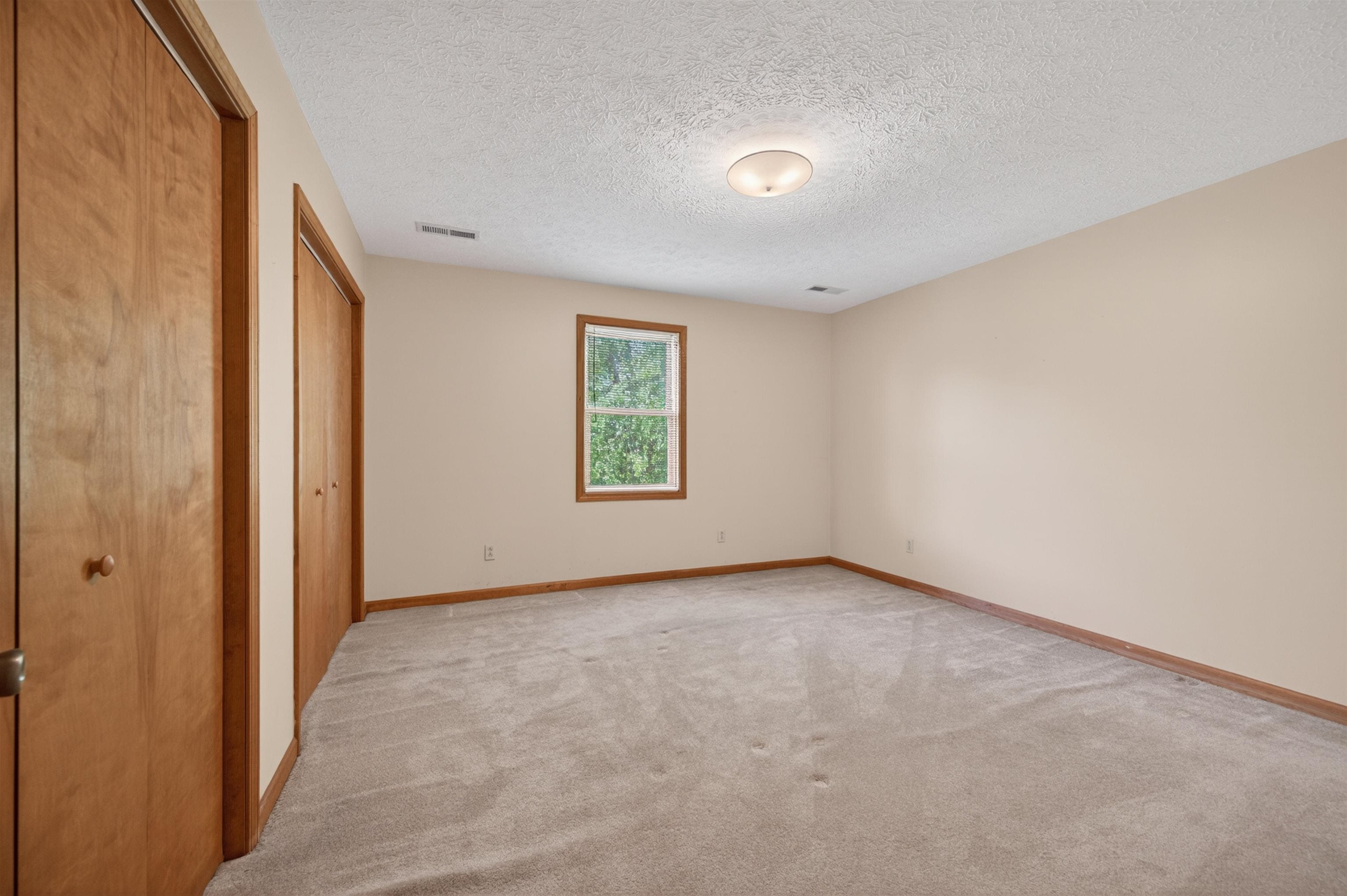 1210 VALLEY VIEW Drive