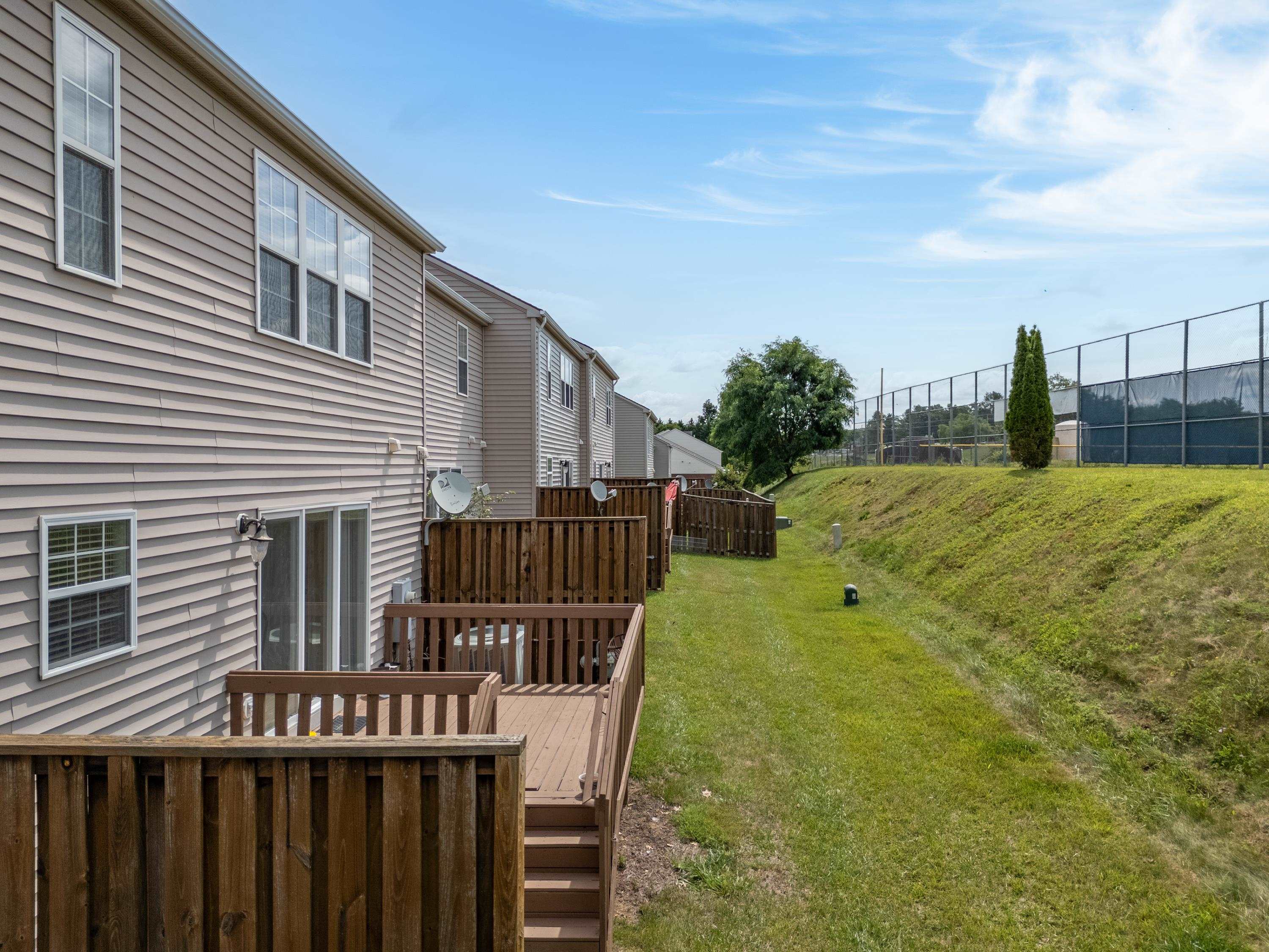 320 Tall Oak Boulevard