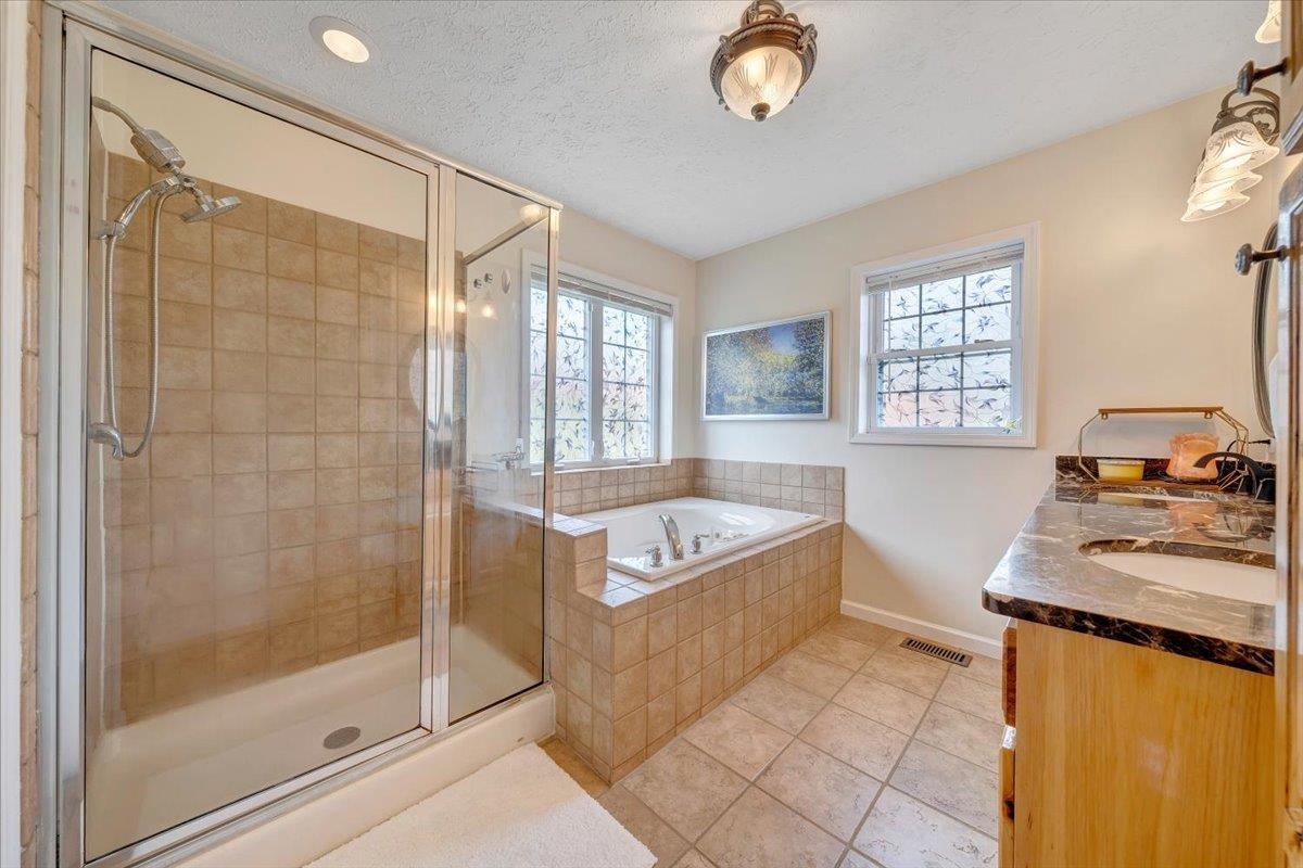 5323 Crossbow Drive