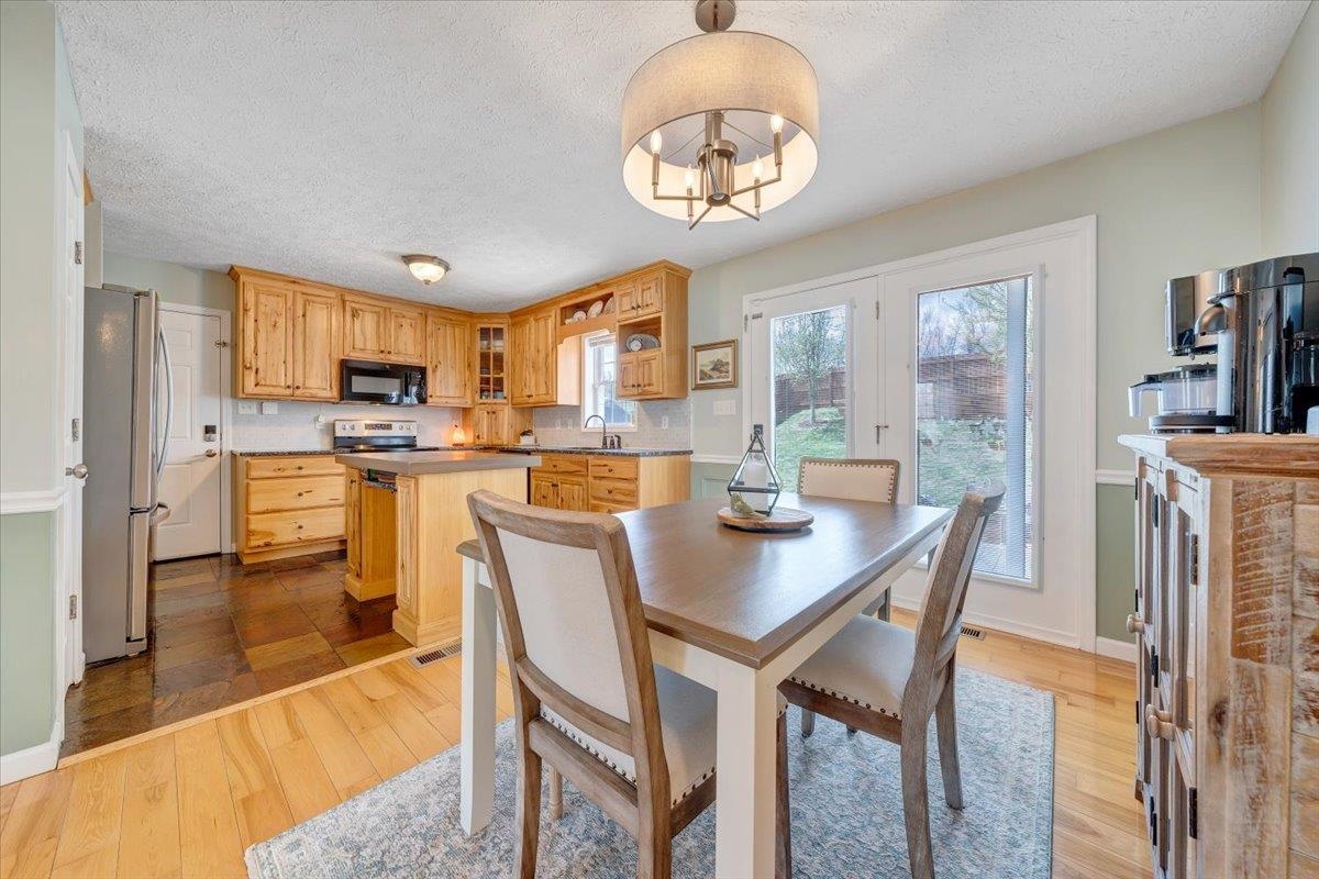 5323 Crossbow Drive