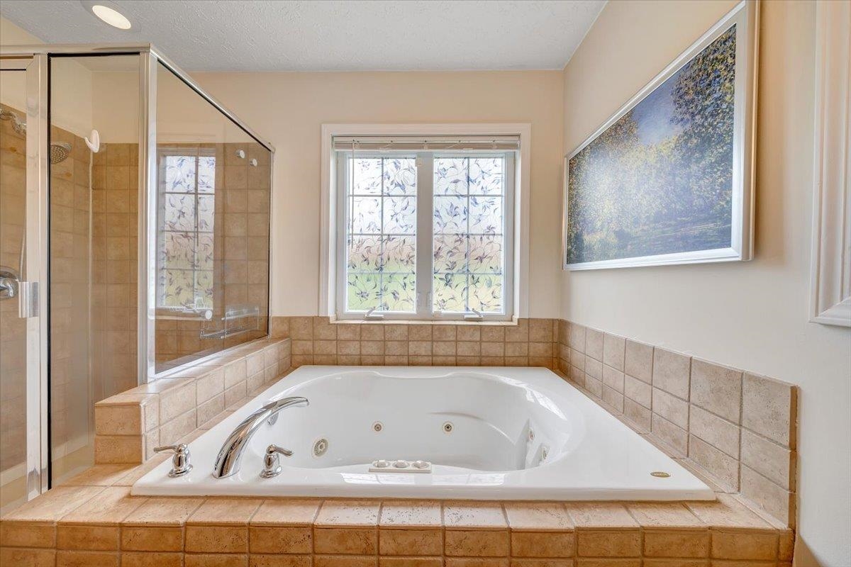 5323 Crossbow Drive