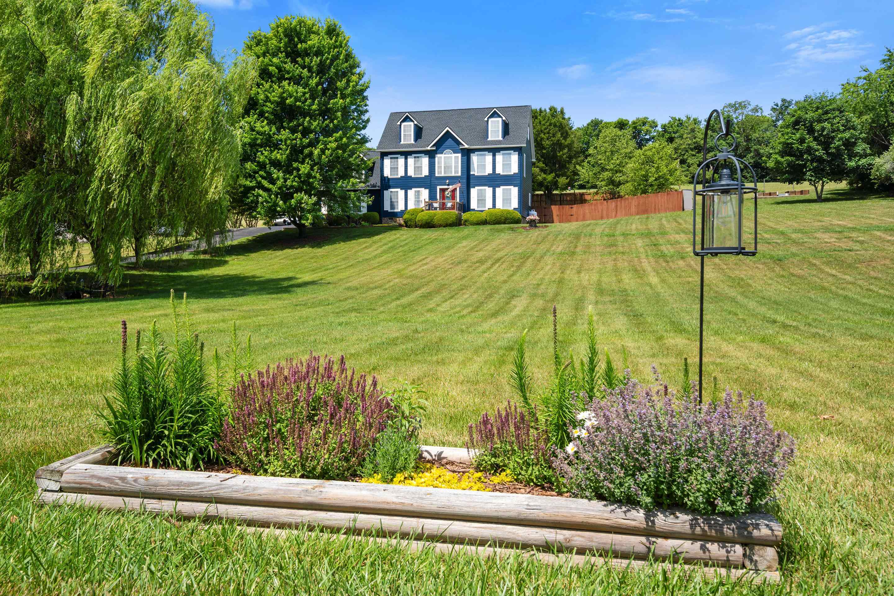 5323 Crossbow Drive