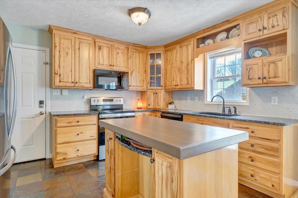 5323 Crossbow Drive