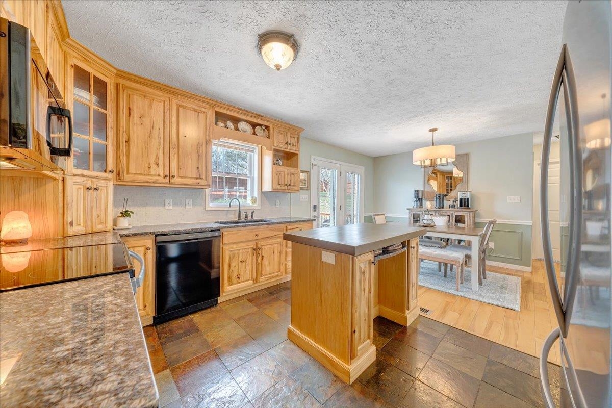5323 Crossbow Drive