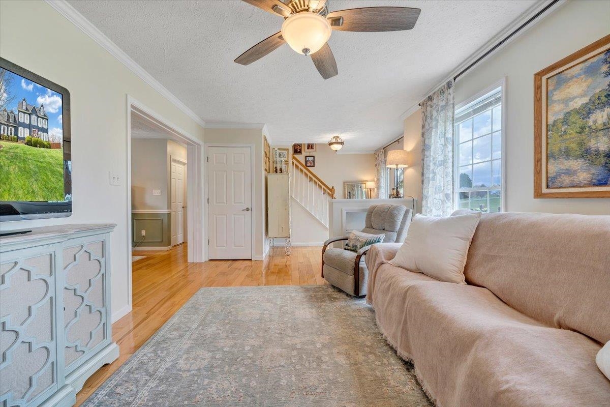 5323 Crossbow Drive